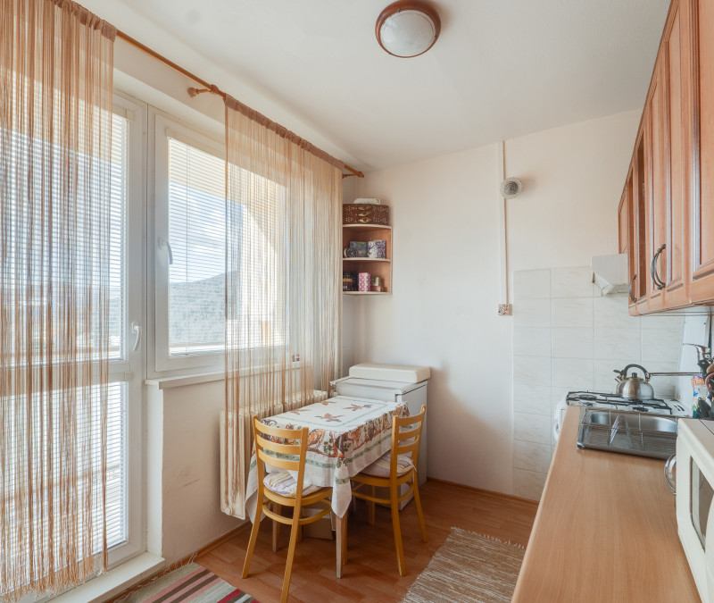 1-izbový byt s dvoma balkónmi | Prakovce - pri Gelnici