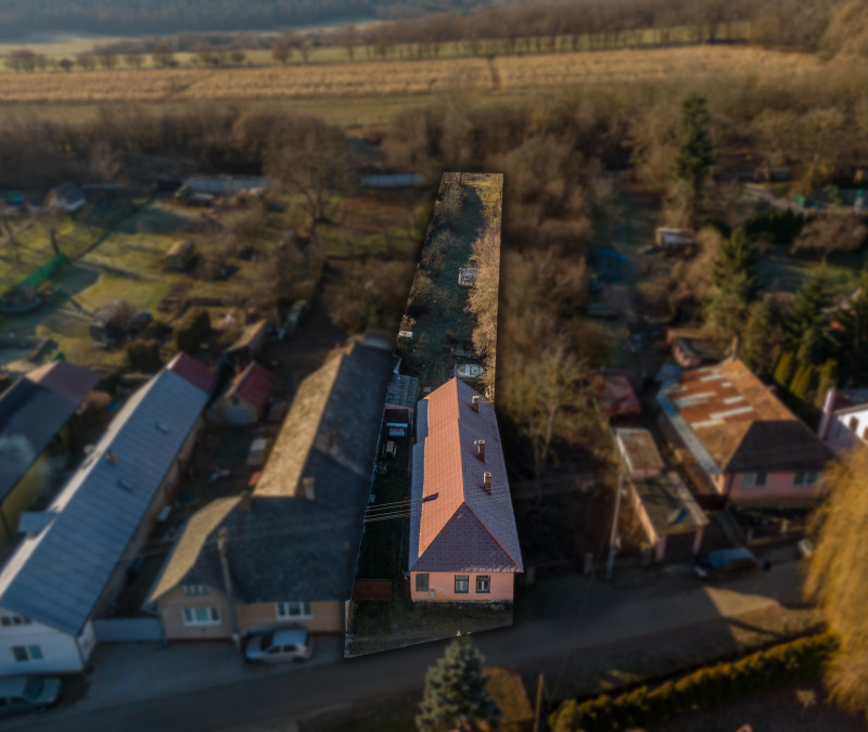 Rozsiahly pozemok s inžinierskými sieťami | Debraď