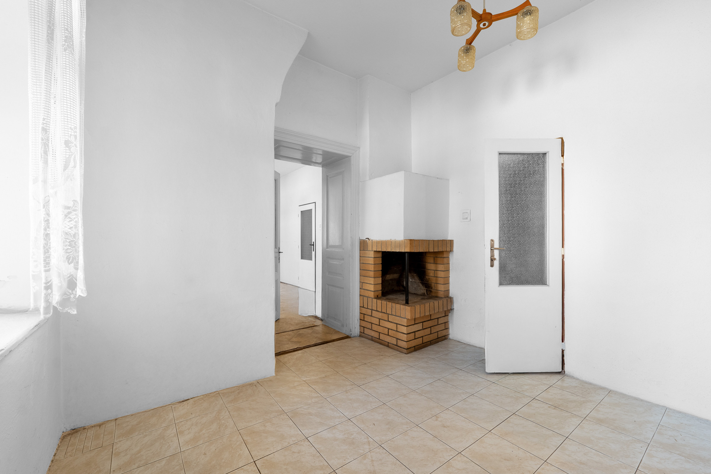 Rodinný dom v pôvodnom stave s veľkým pozemkom | Dvorníky