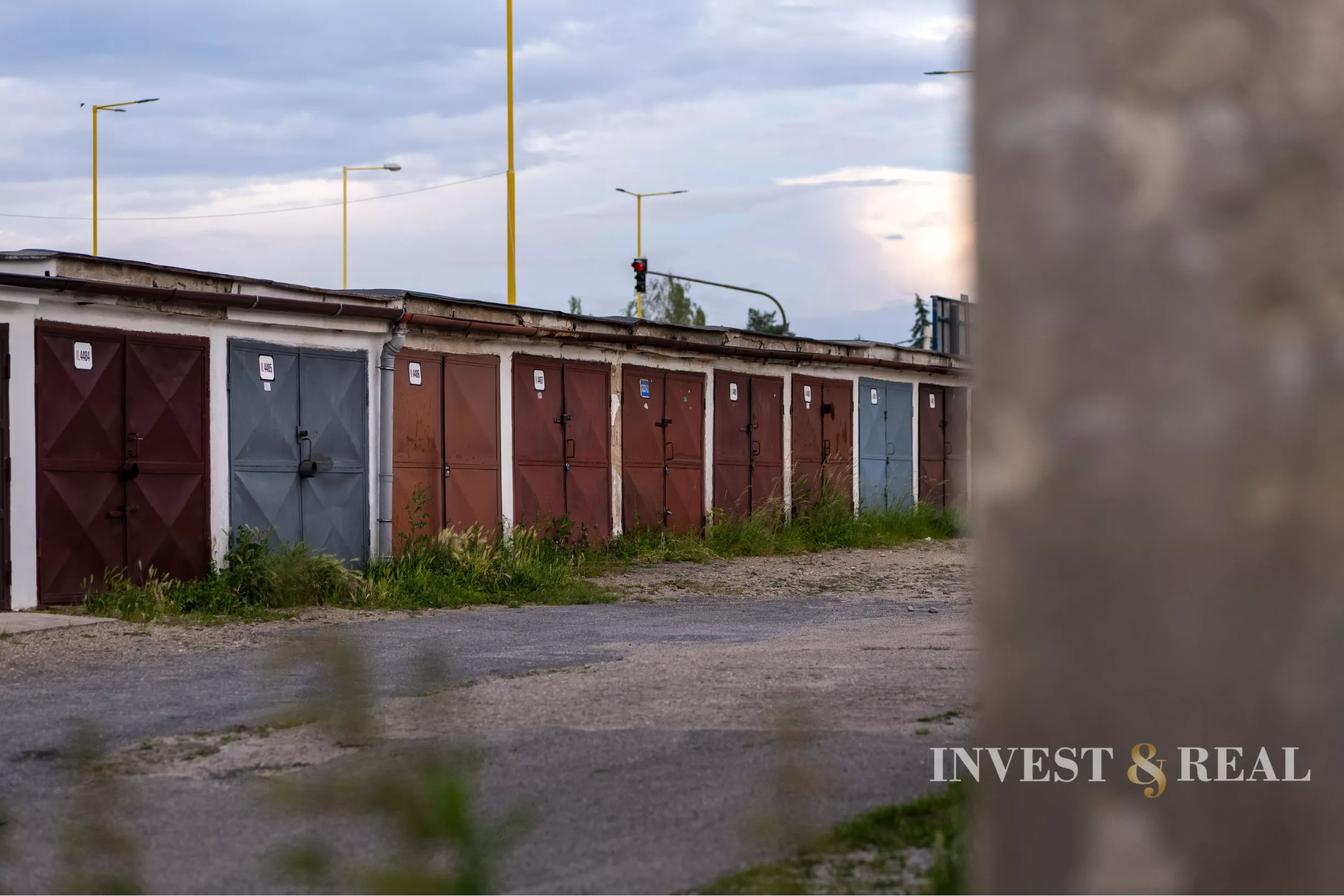 INVESTIČNÁ PRÍLEŽITOSŤ – na predaj 5 GARÁŽÍ V KOŠICIACH