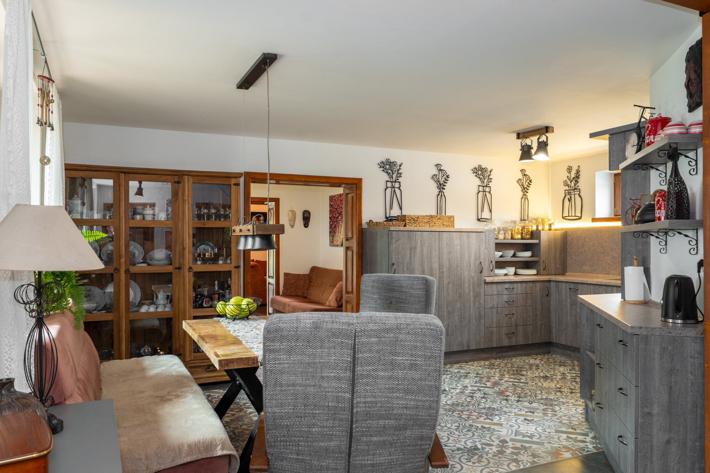 Zrekonštruovaný dom s bazénom a veľkým pozemkom | Podlipníky