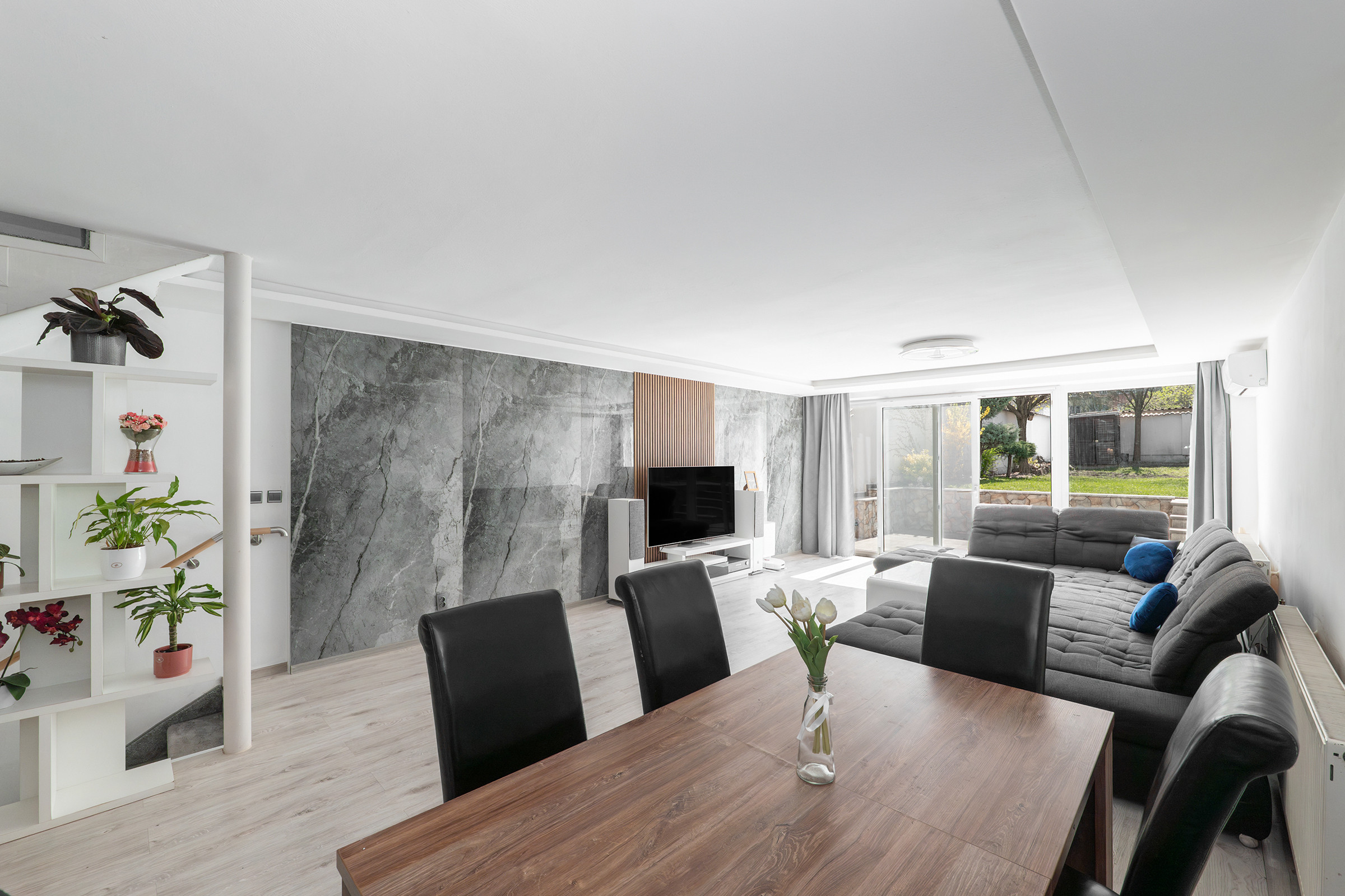 Moderný a atypický rodinný dom s garážou | Železníky