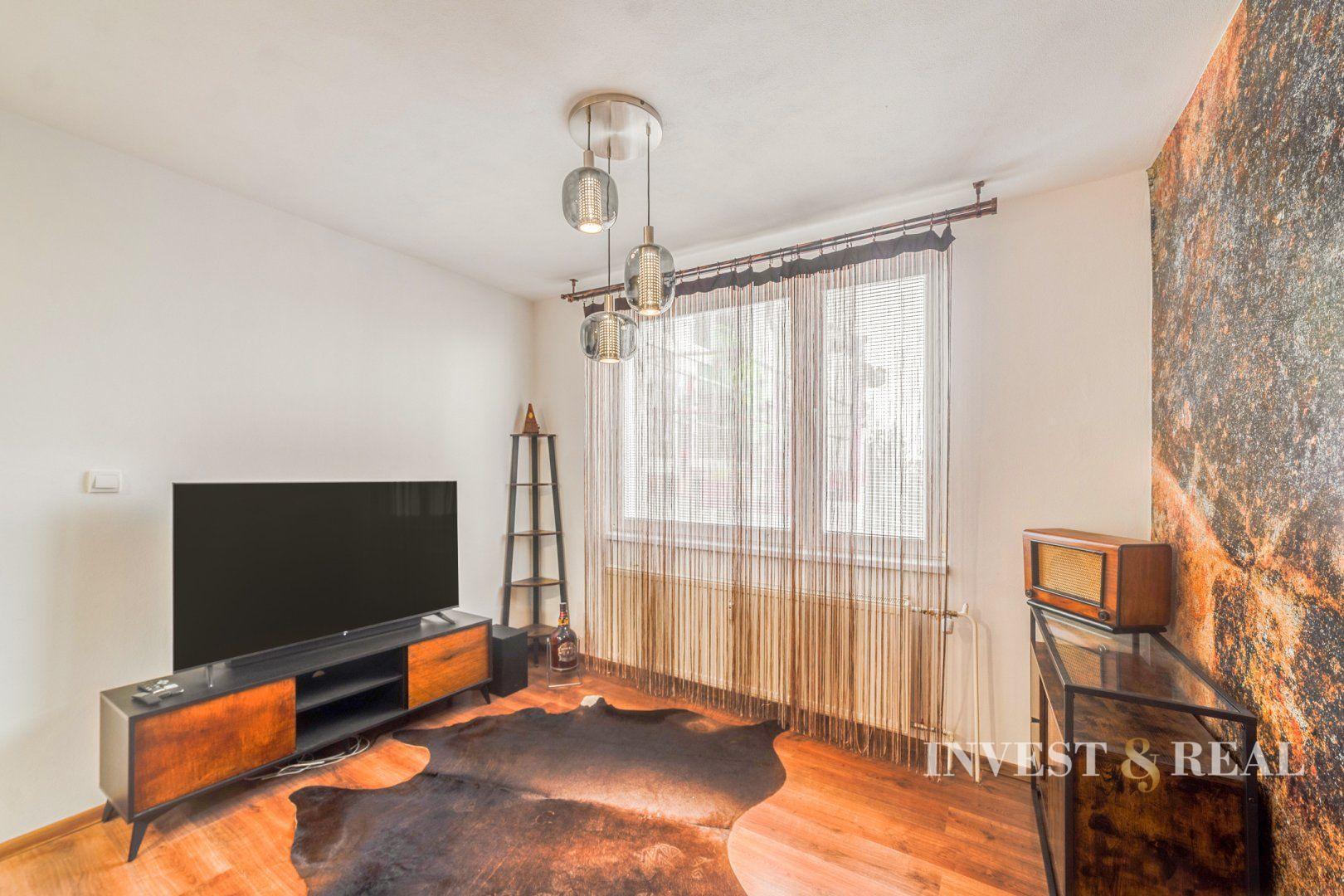 REZERVOVANÉ | Moderná zrekonštruovaná garsónka | Humenné