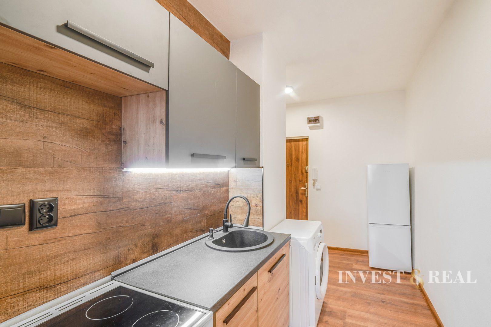 REZERVOVANÉ | Moderná zrekonštruovaná garsónka | Humenné