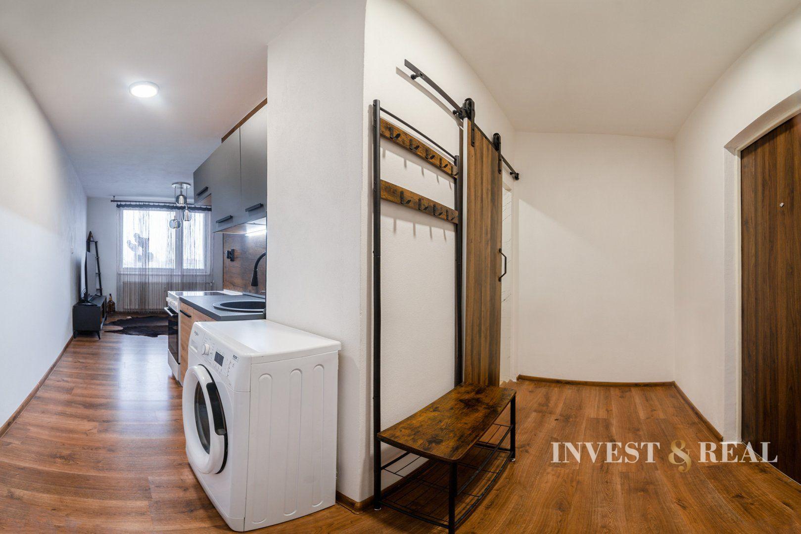 REZERVOVANÉ | Moderná zrekonštruovaná garsónka | Humenné