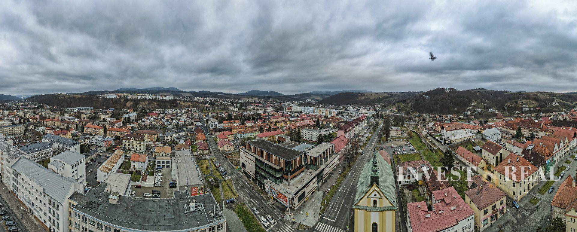 Invest & Real | Polyfunkčná budova | Obchodné priestory | Bytový dom | Bardejov