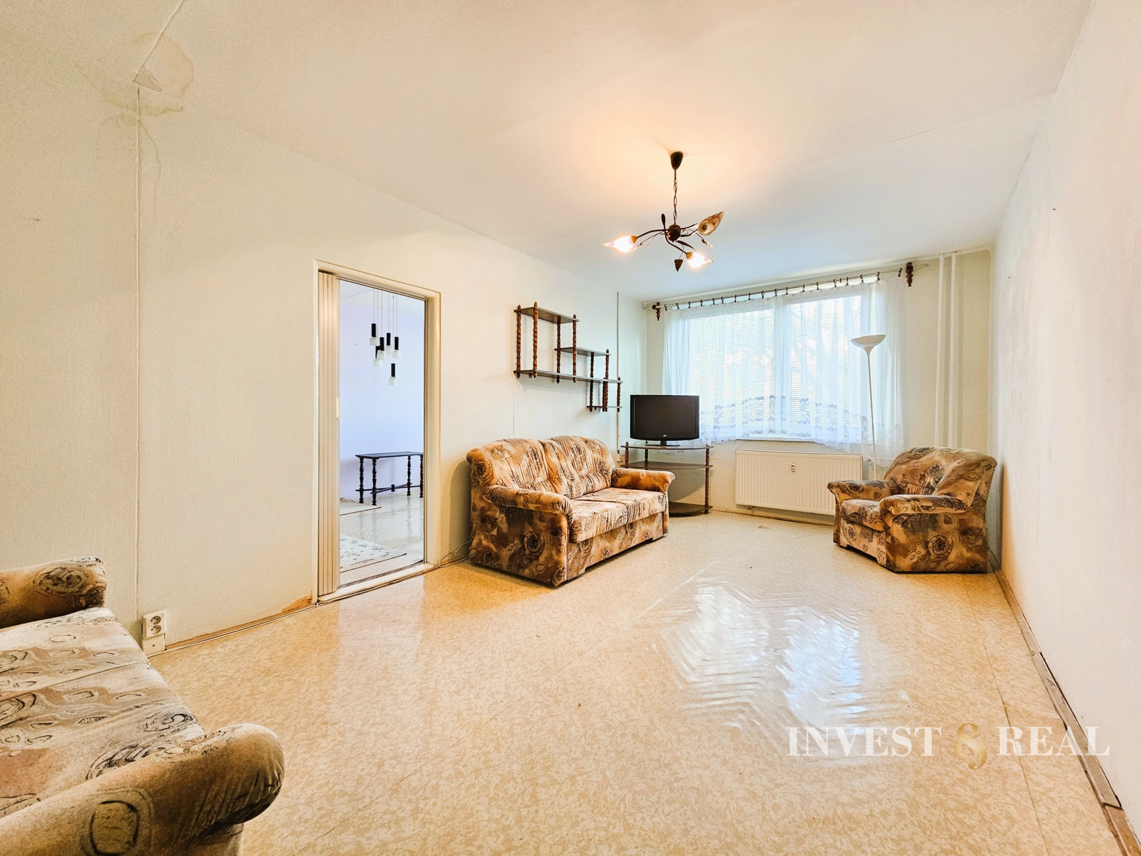 REZERVOVANÝ | Veľký 4 izbový byt s loggiou | Turňa nad Bodvou