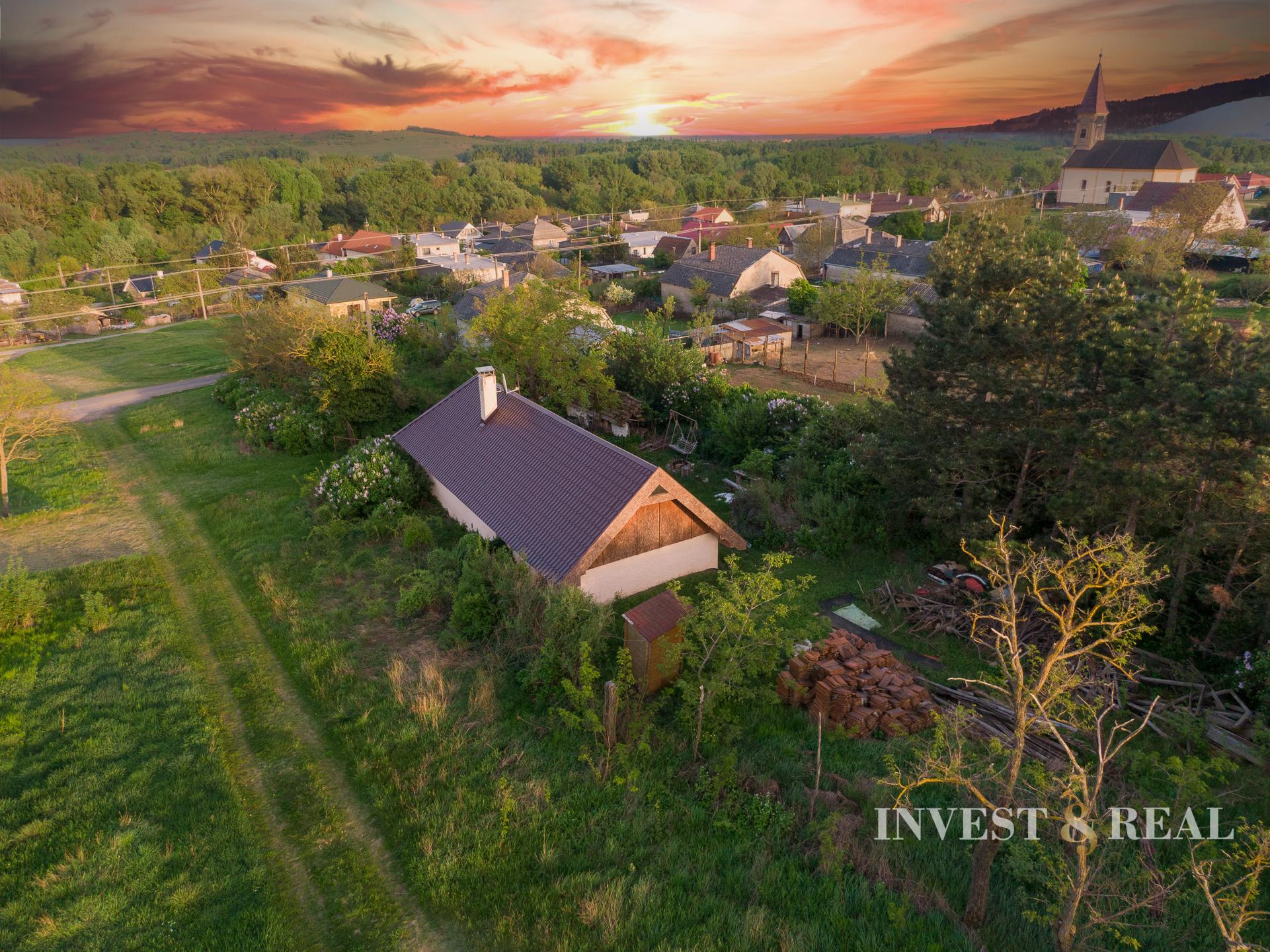 REZERVOVANÉ | Romantická chalupa | Ladmovce