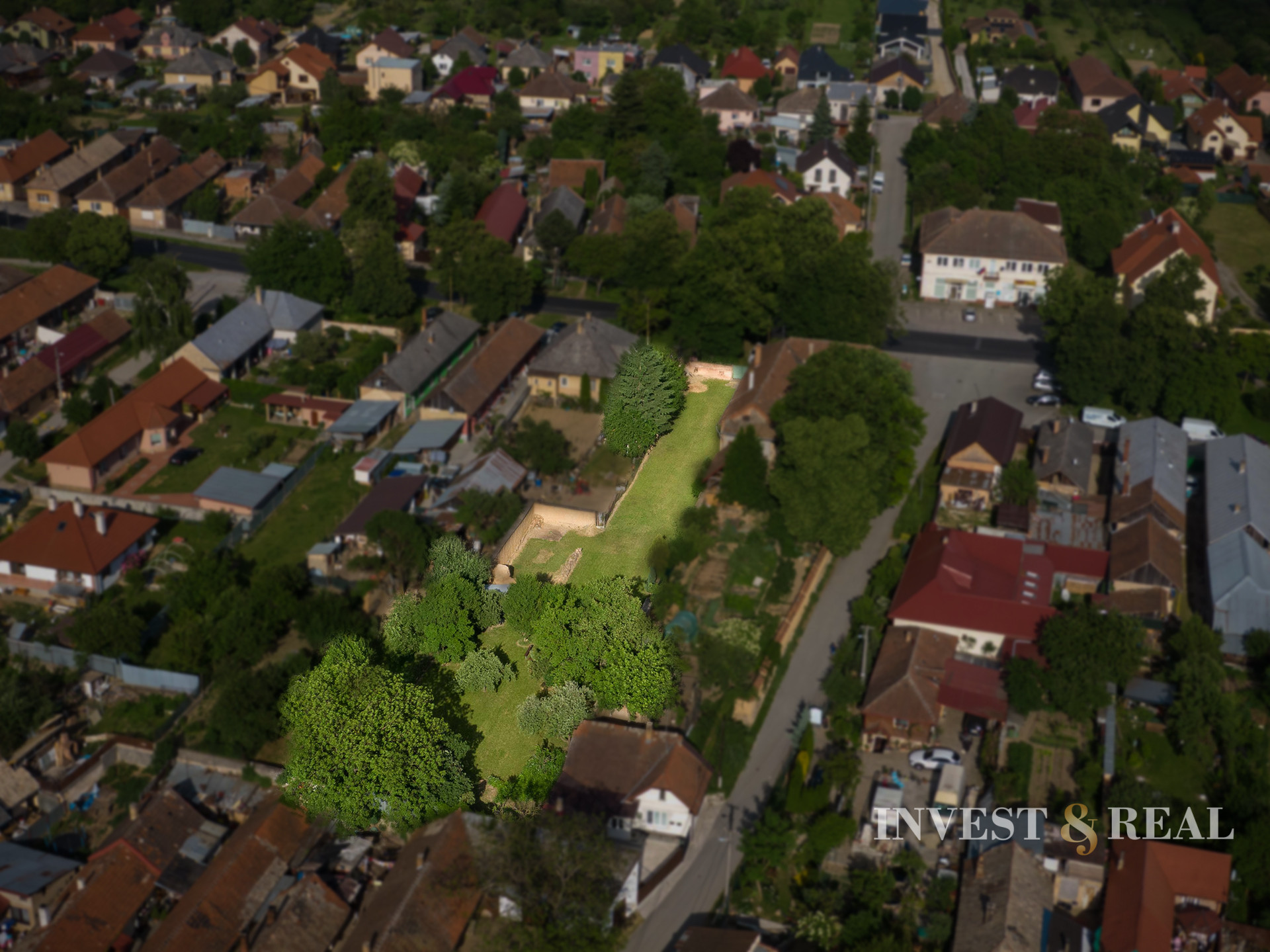 Rovinatý stavebný pozemok v centre | Moldava nad Bodvou