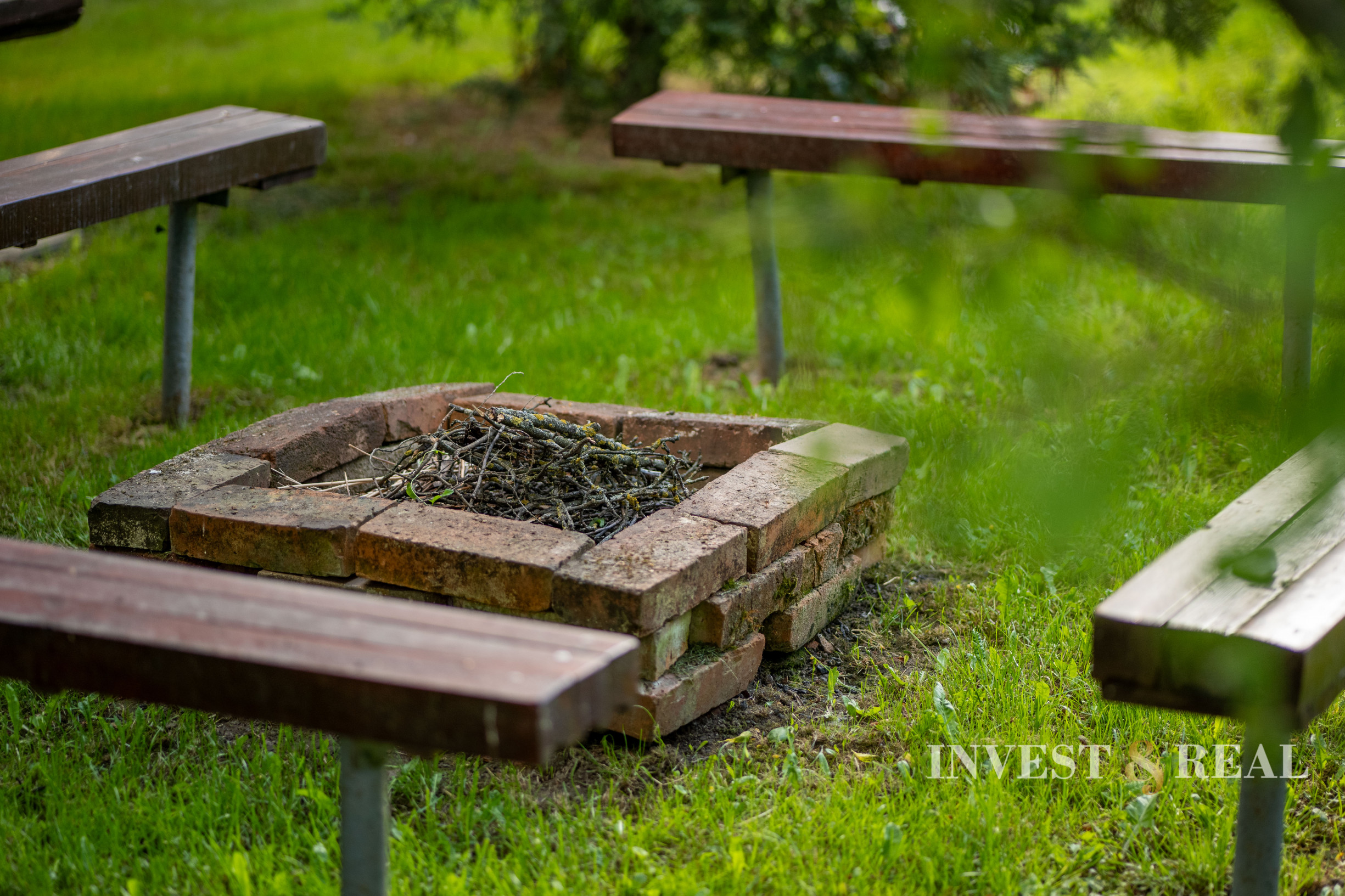 Rovinatý stavebný pozemok v centre | Moldava nad Bodvou