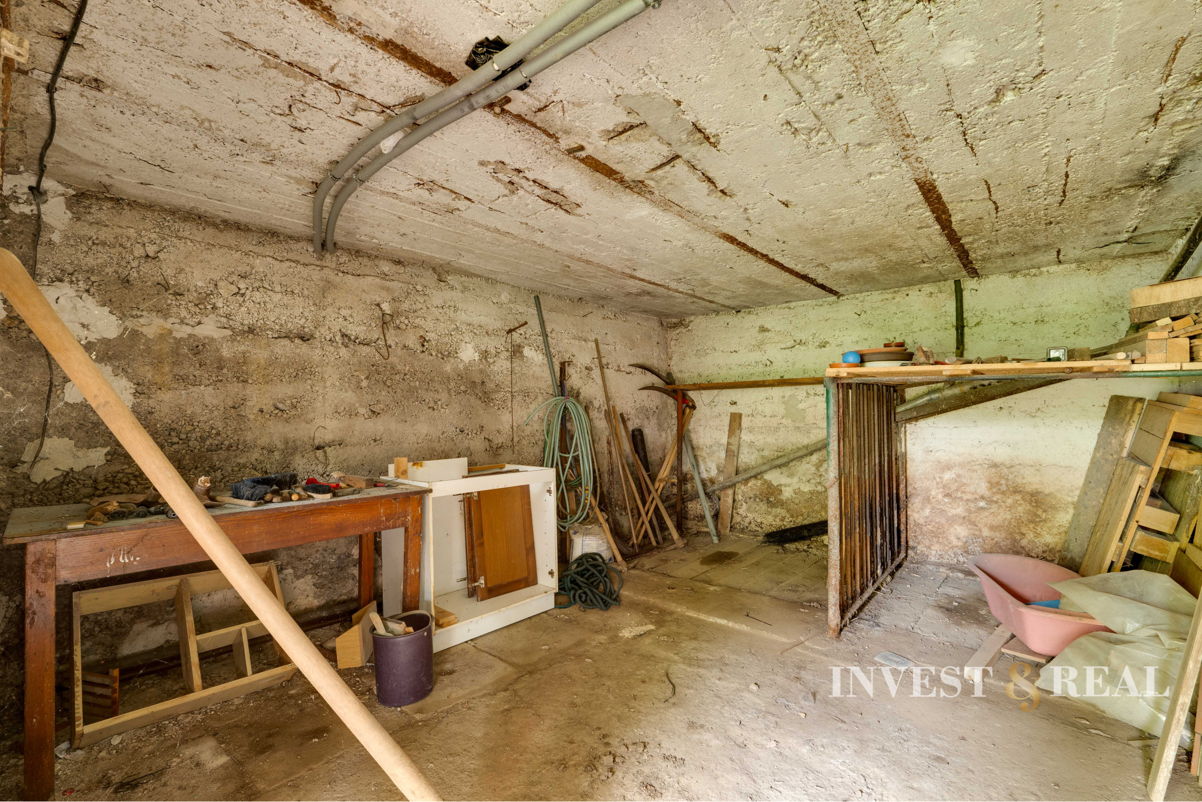 Rodinný dom v stave holodomu s priestranným pozemkom - Košické Oľšany