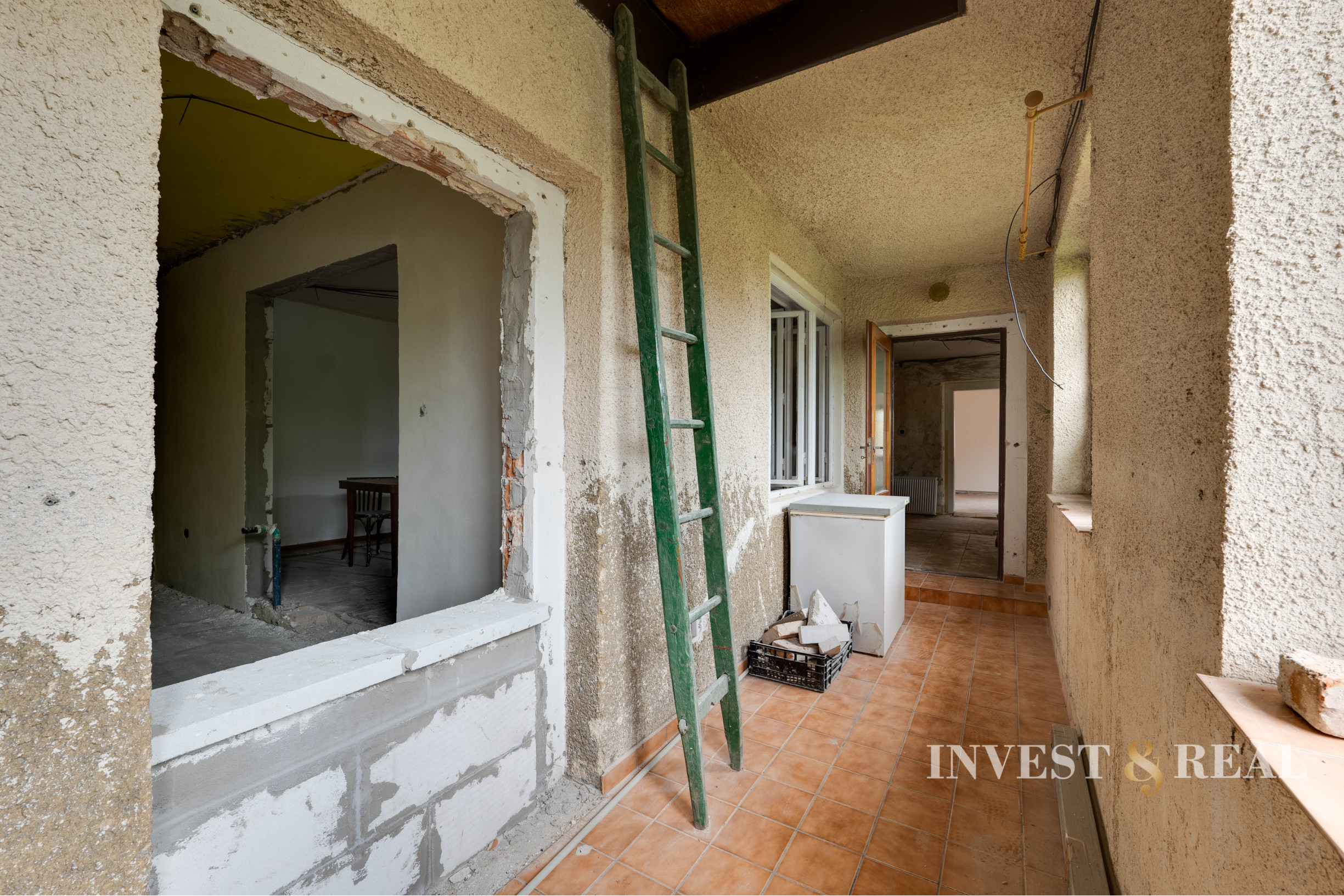 Rodinný dom v stave holodomu s priestranným pozemkom - Košické Oľšany