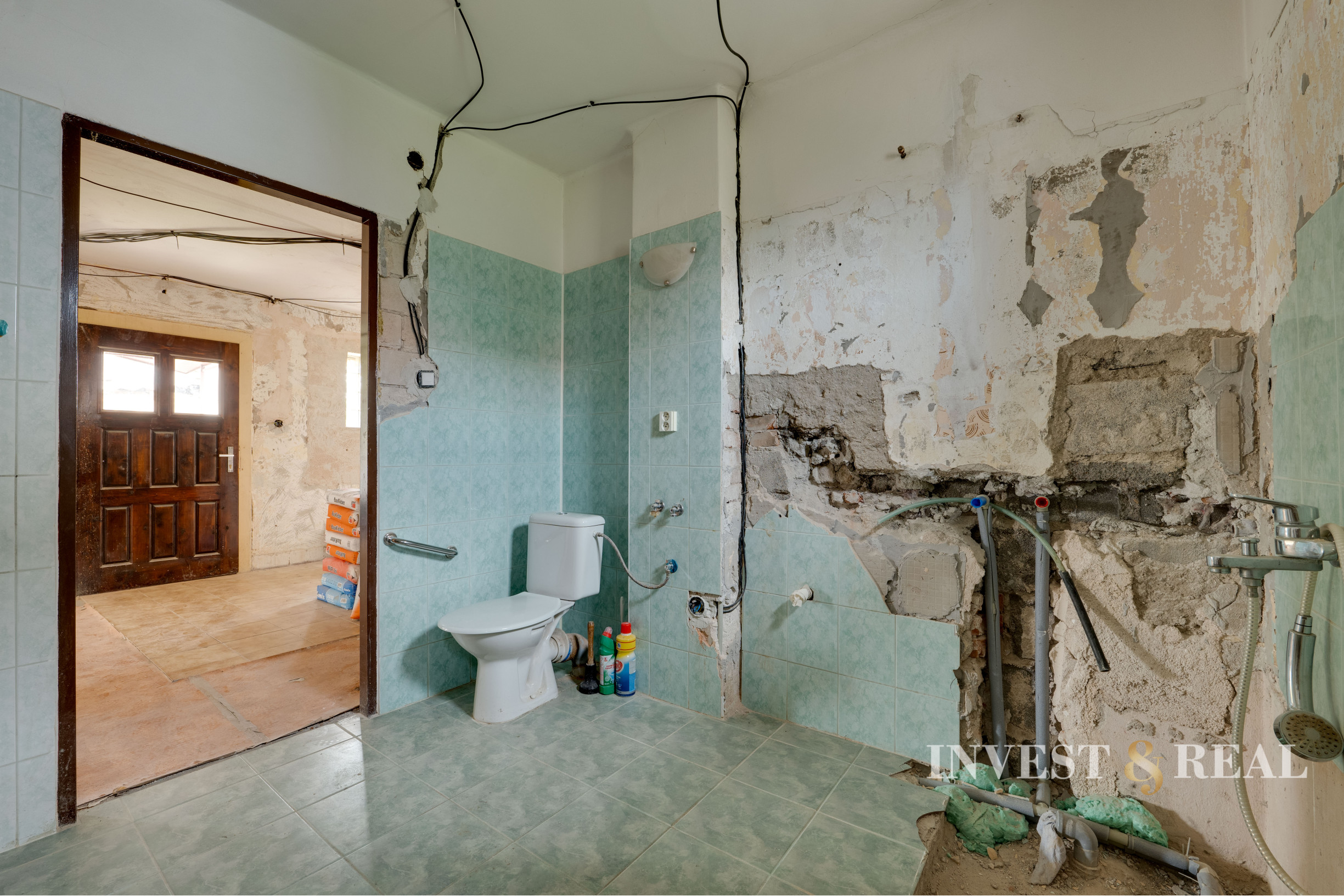 Rodinný dom v stave holodomu s priestranným pozemkom - Košické Oľšany