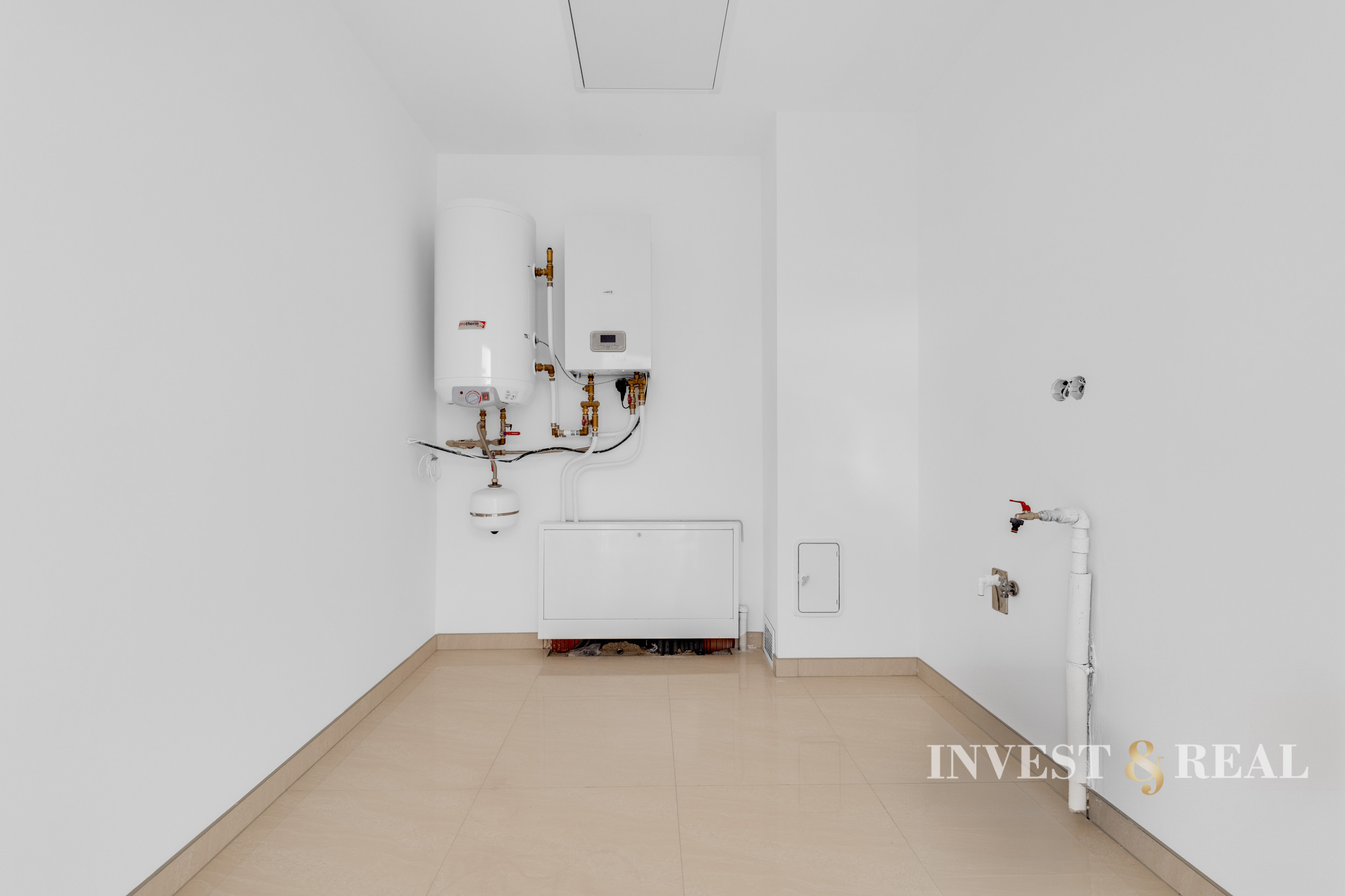 REZERVOVANÉ | NOVOSTAVBA | Moderný bungalov | NA KĽÚČ | Drienov