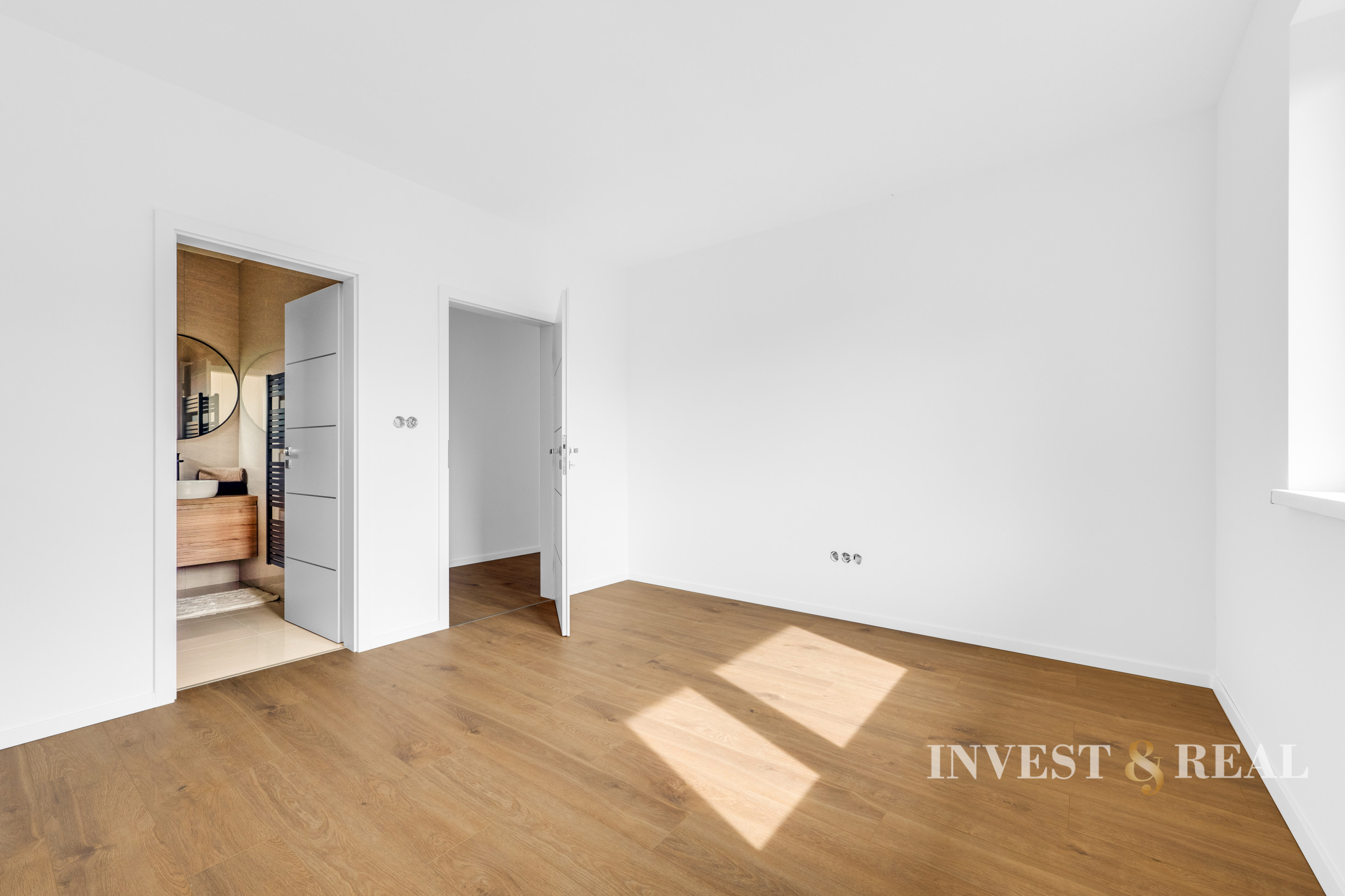 REZERVOVANÉ | NOVOSTAVBA | Moderný bungalov | NA KĽÚČ | Drienov