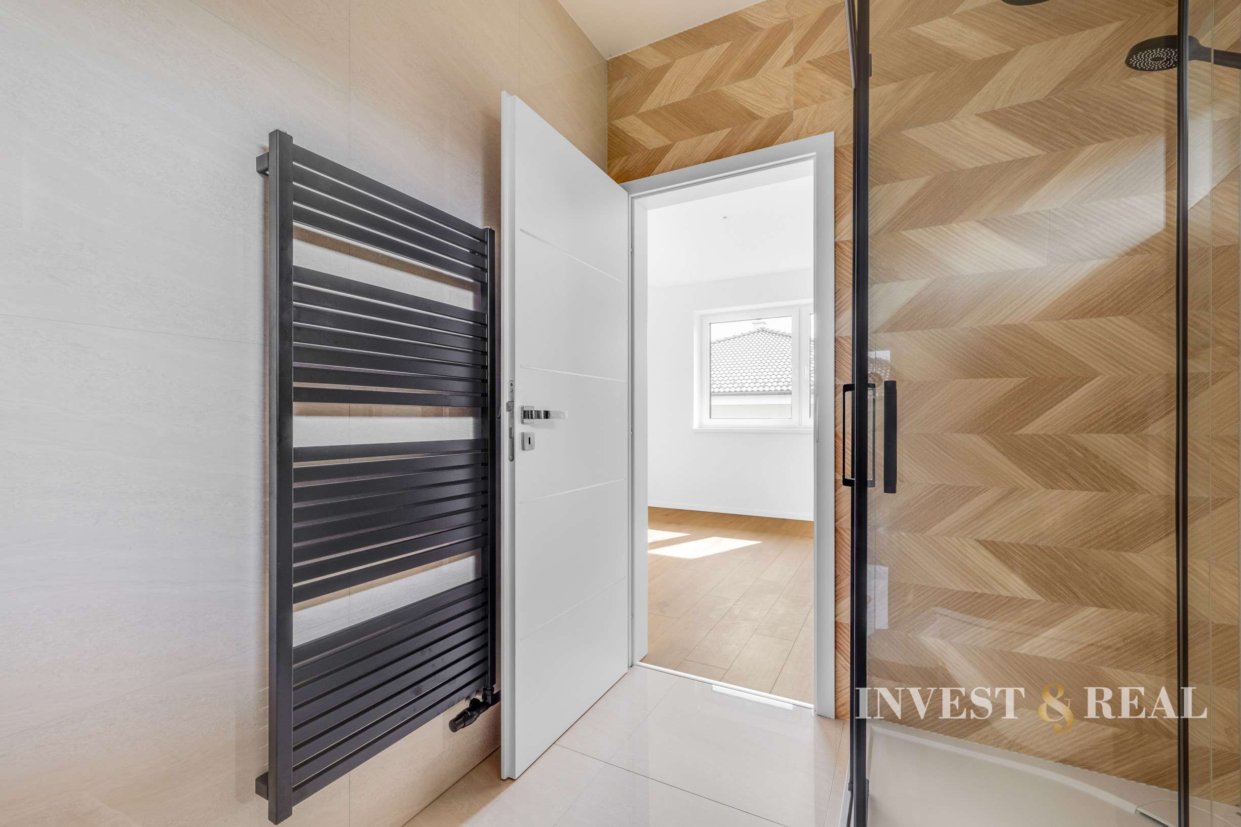 REZERVOVANÉ | NOVOSTAVBA | Moderný bungalov | NA KĽÚČ | Drienov