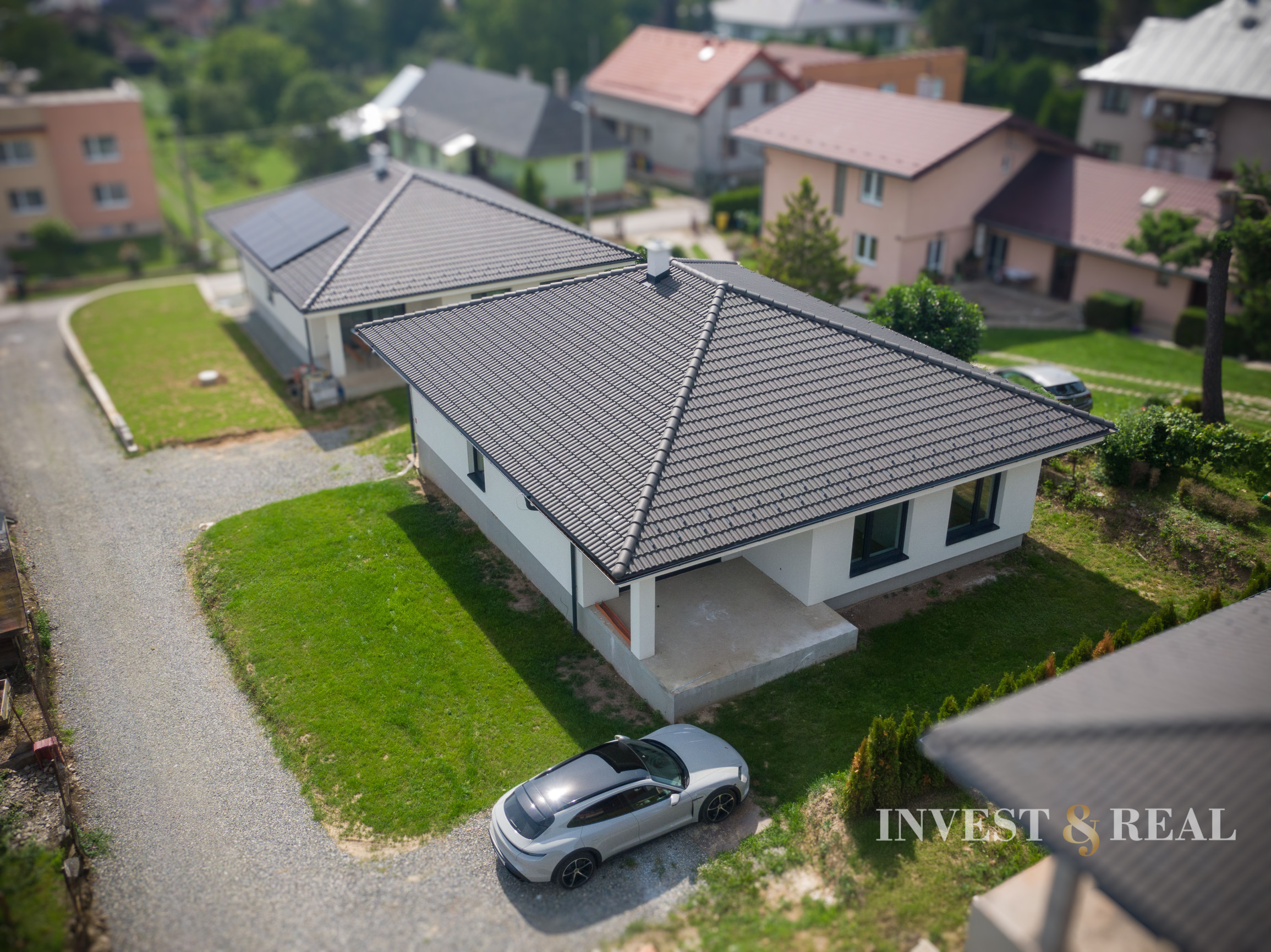 REZERVOVANÉ | NOVOSTAVBA | Moderný bungalov | NA KĽÚČ | Drienov