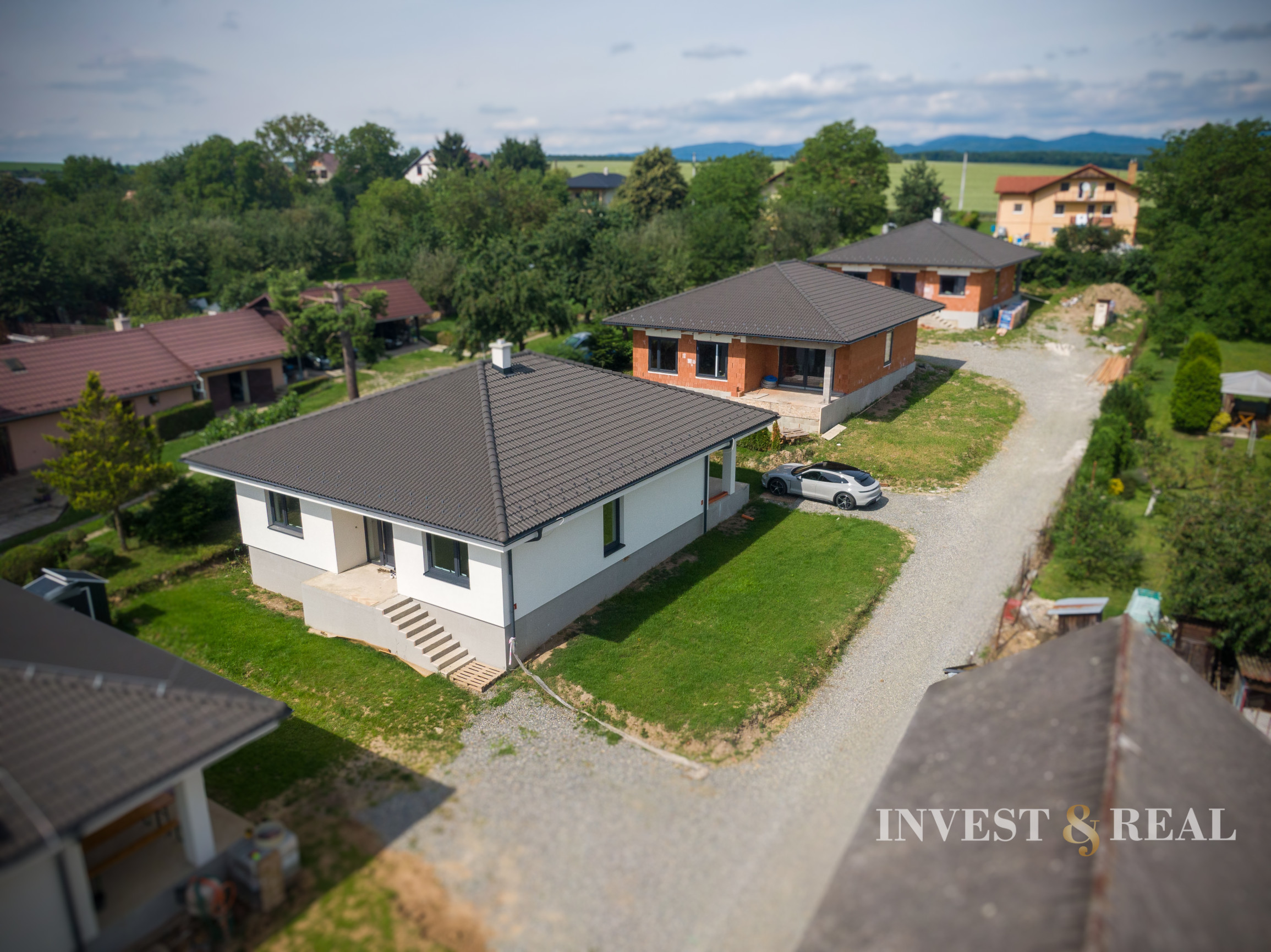 REZERVOVANÉ | NOVOSTAVBA | Moderný bungalov | NA KĽÚČ | Drienov