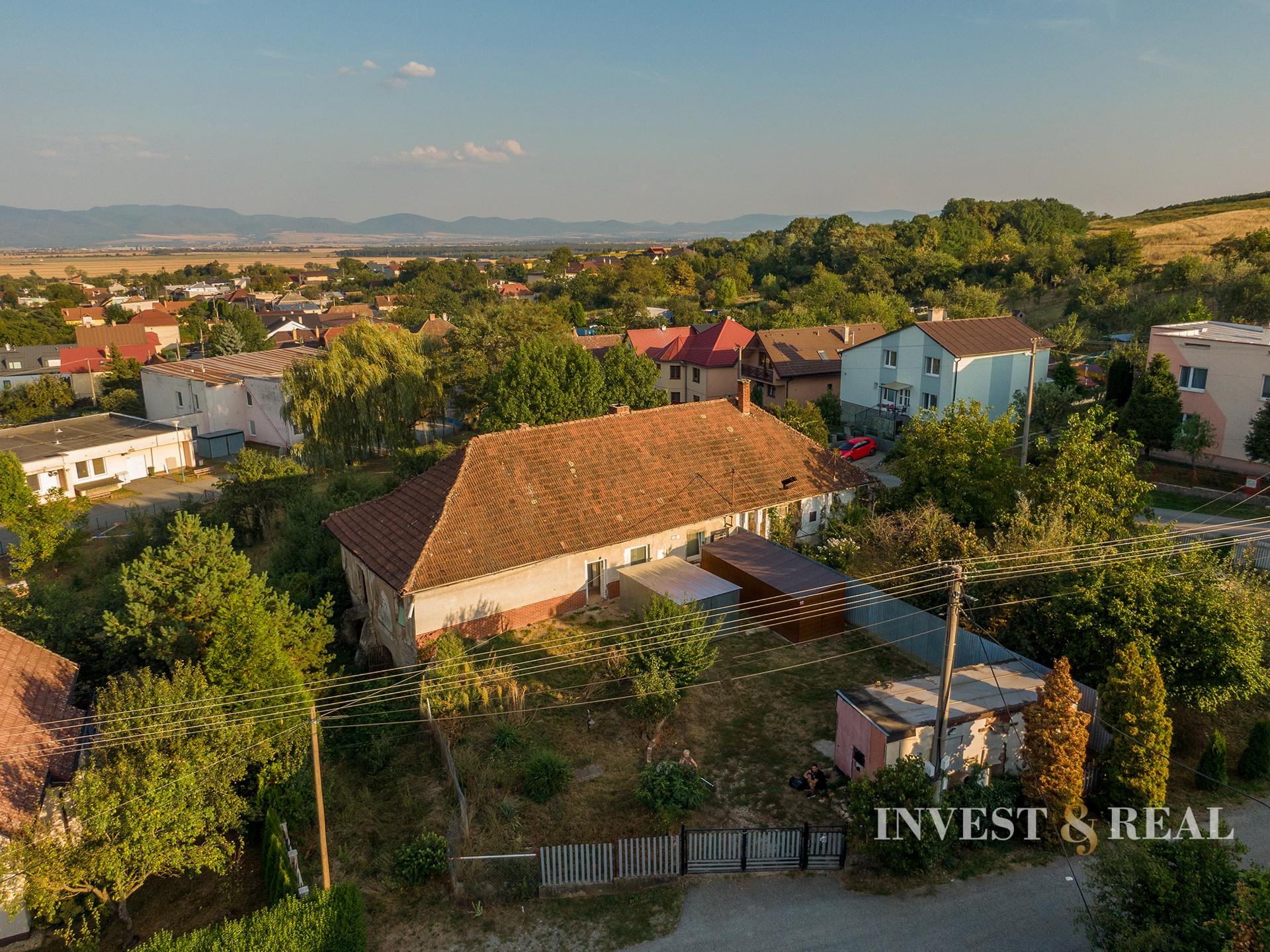POZEMOK so starším rodinným domom | 752 m² | Košice - Poľov