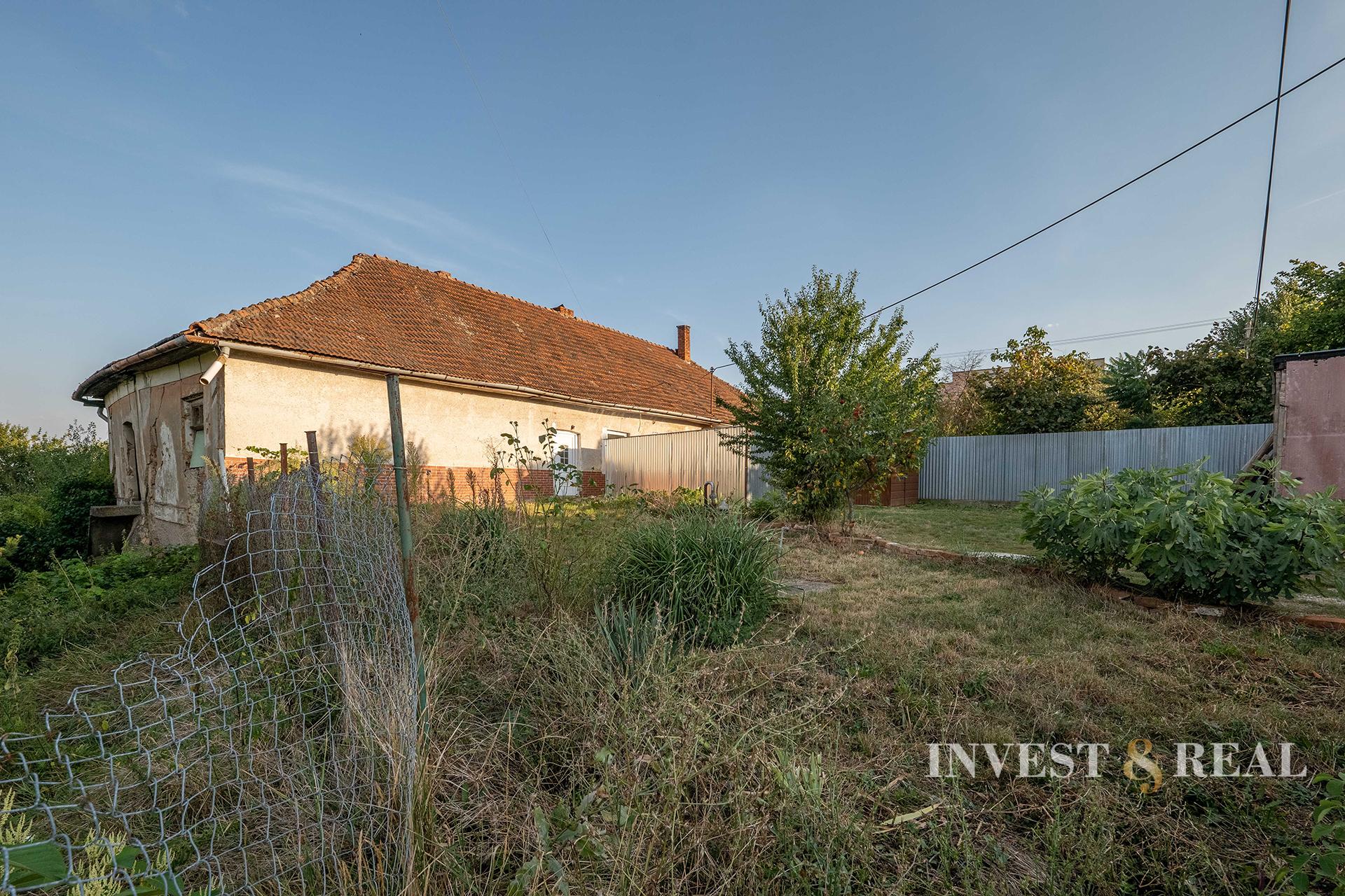 POZEMOK so starším rodinným domom | 752 m² | Košice - Poľov