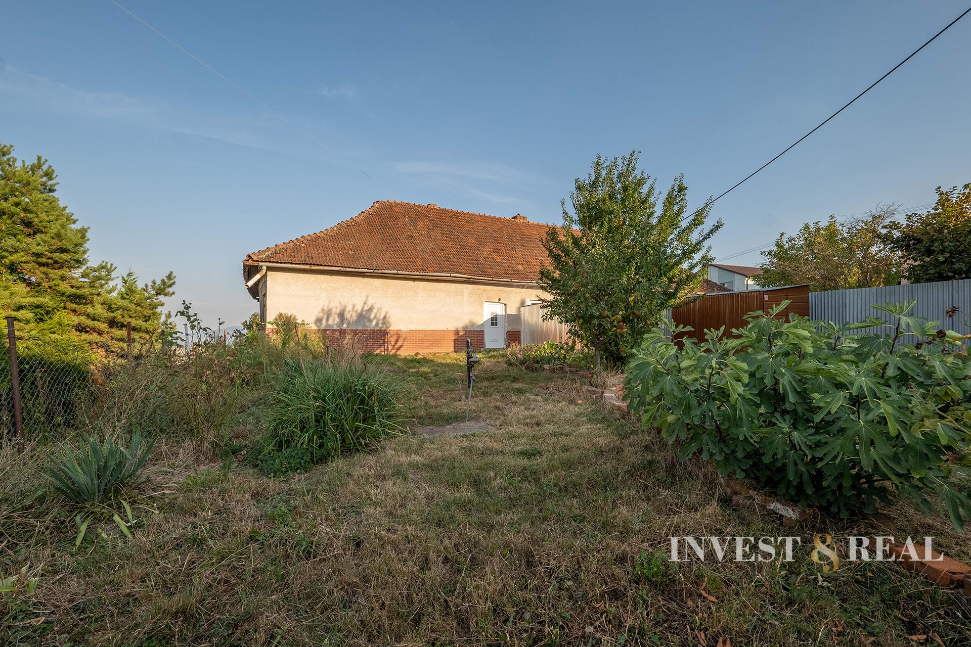 POZEMOK so starším rodinným domom | 752 m² | Košice - Poľov