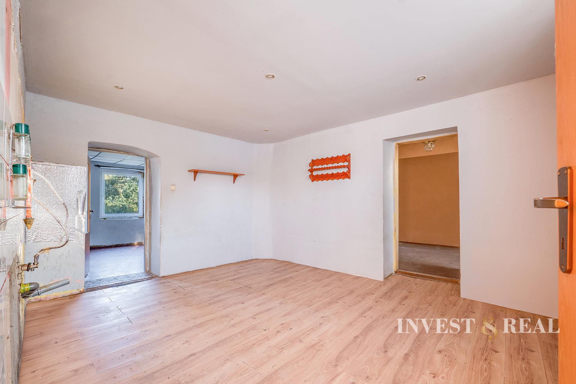 POZEMOK so starším rodinným domom | 752 m² | Košice - Poľov