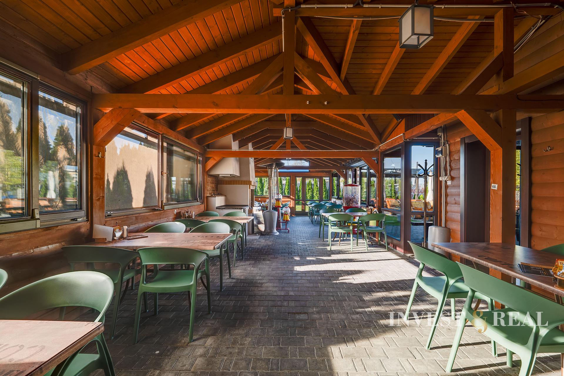 Podnikateľská budova s veľkorysým pozemkom | Ťahanovce