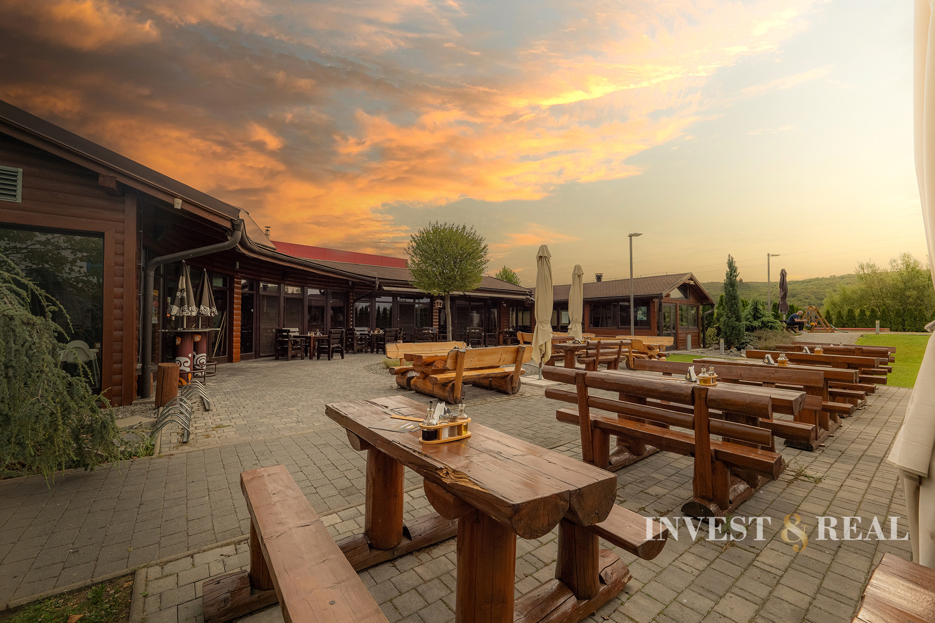 Podnikateľská budova s veľkorysým pozemkom | Ťahanovce