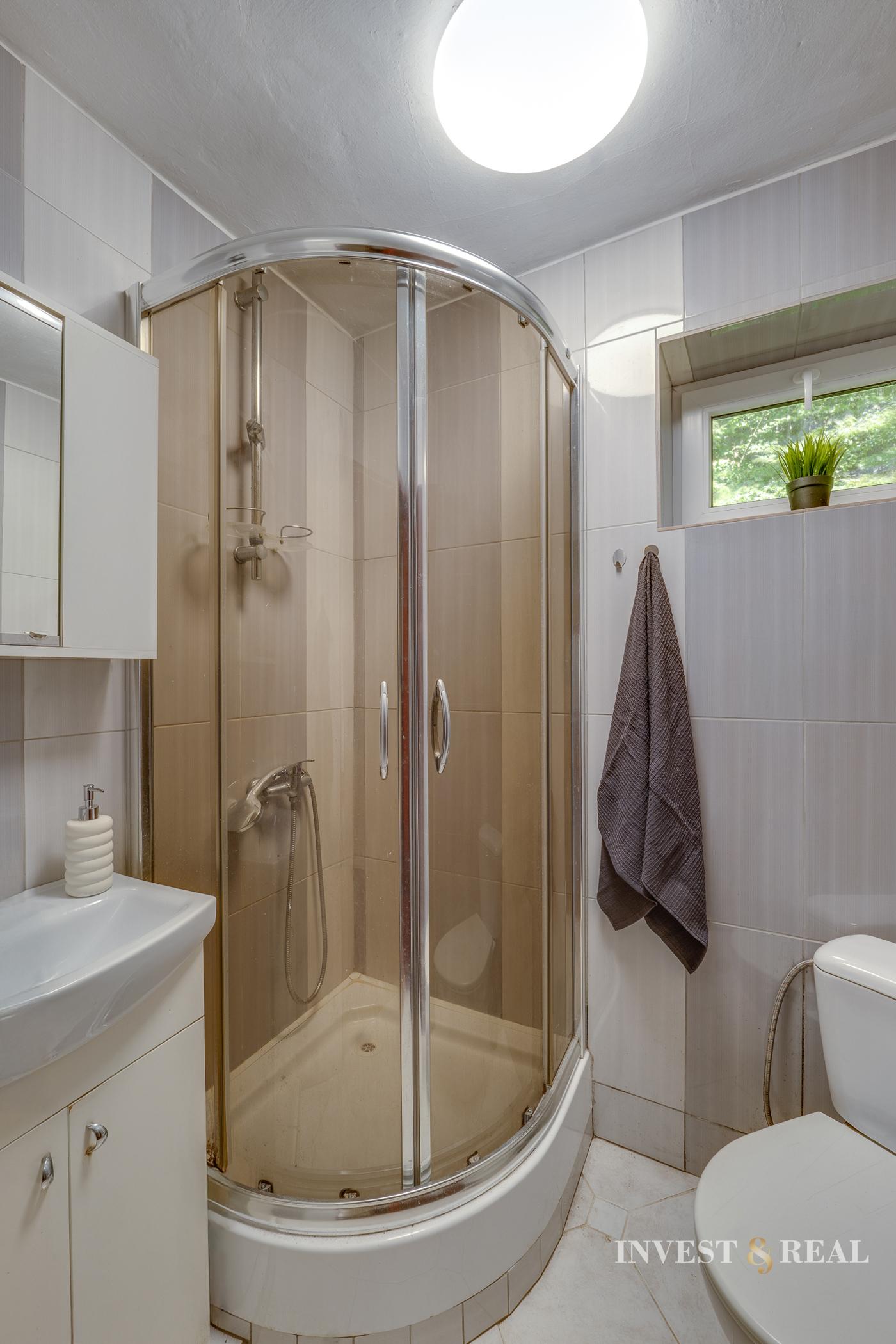 Priestranná chata v malebnej Šugovskej doline | Medzev