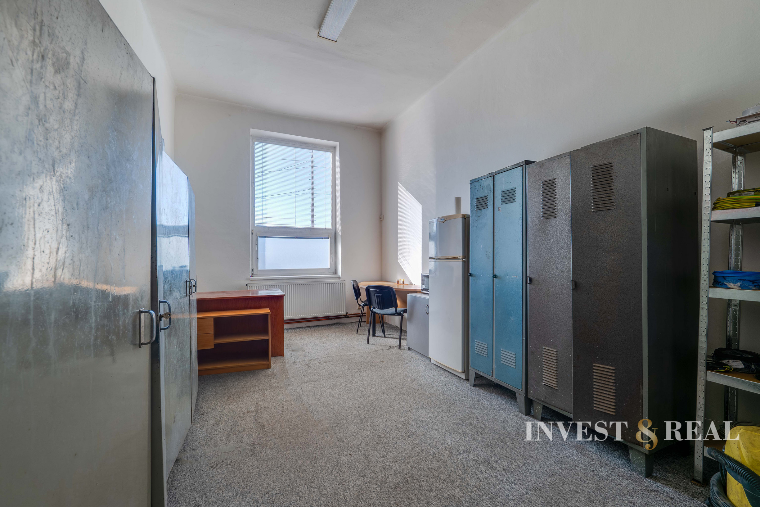 Administratívna budova a hala v priemyslenej časti | Rampová