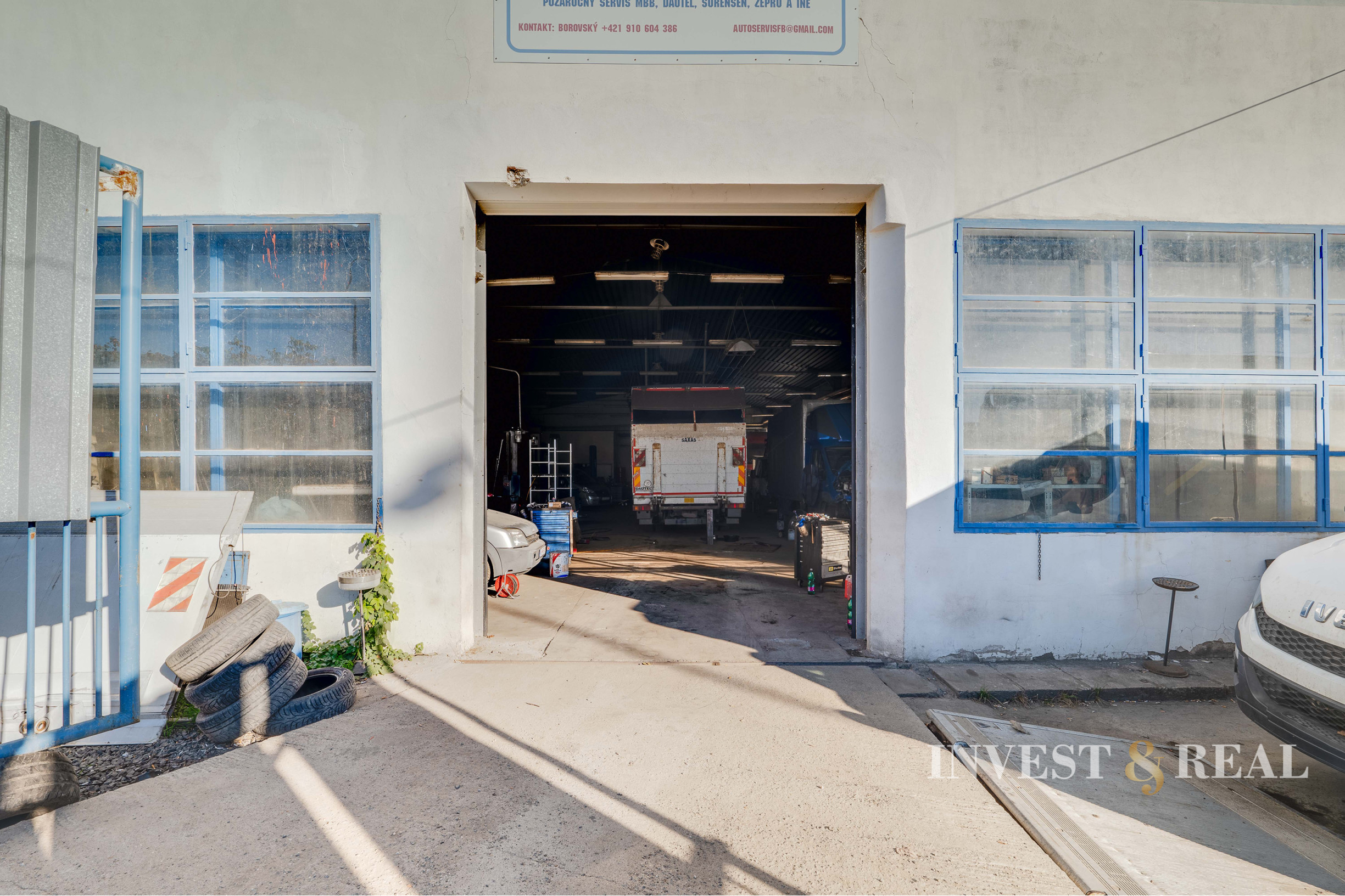 Administratívna budova a hala v priemyslenej časti | Rampová