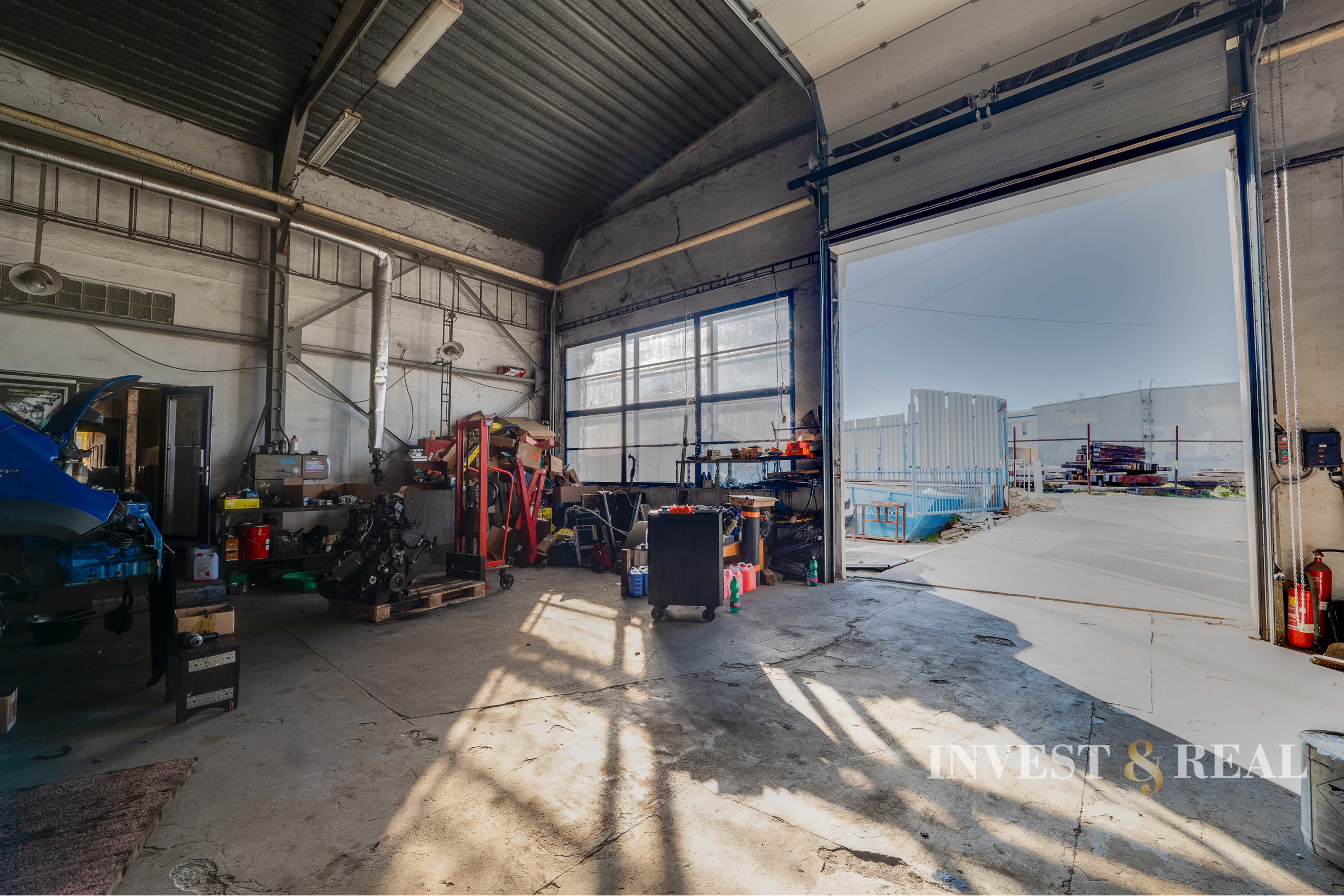 Administratívna budova a hala v priemyslenej časti | Rampová