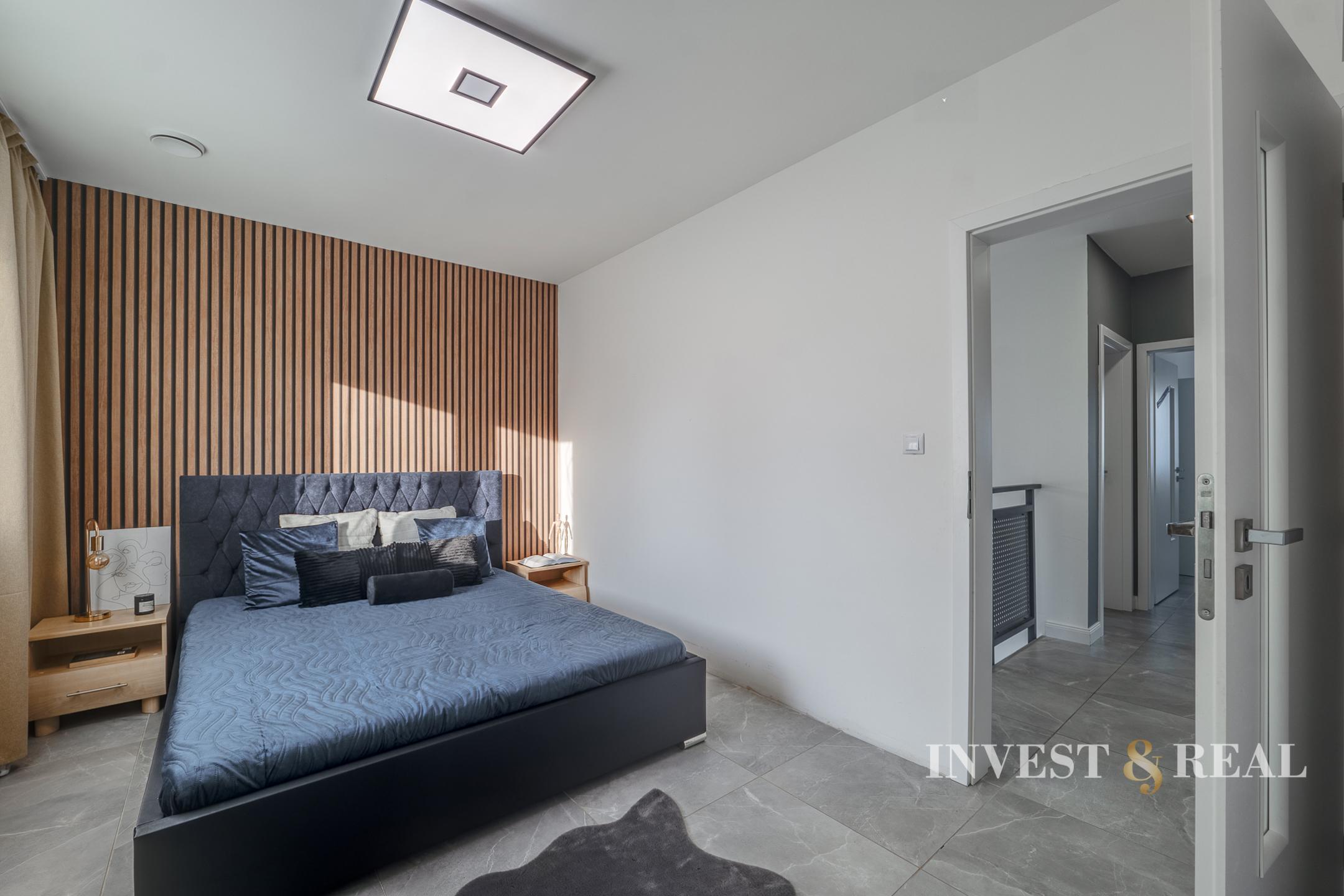 REZERVOVANÉ | Moderný plne zariadený 4 izbový rodinný dom v Seni