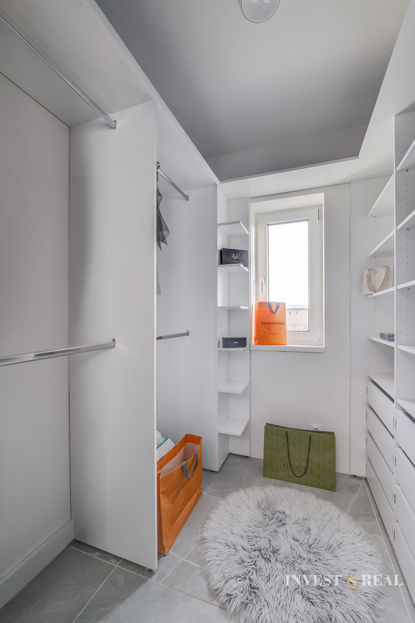 REZERVOVANÉ | Moderný plne zariadený 4 izbový rodinný dom v Seni