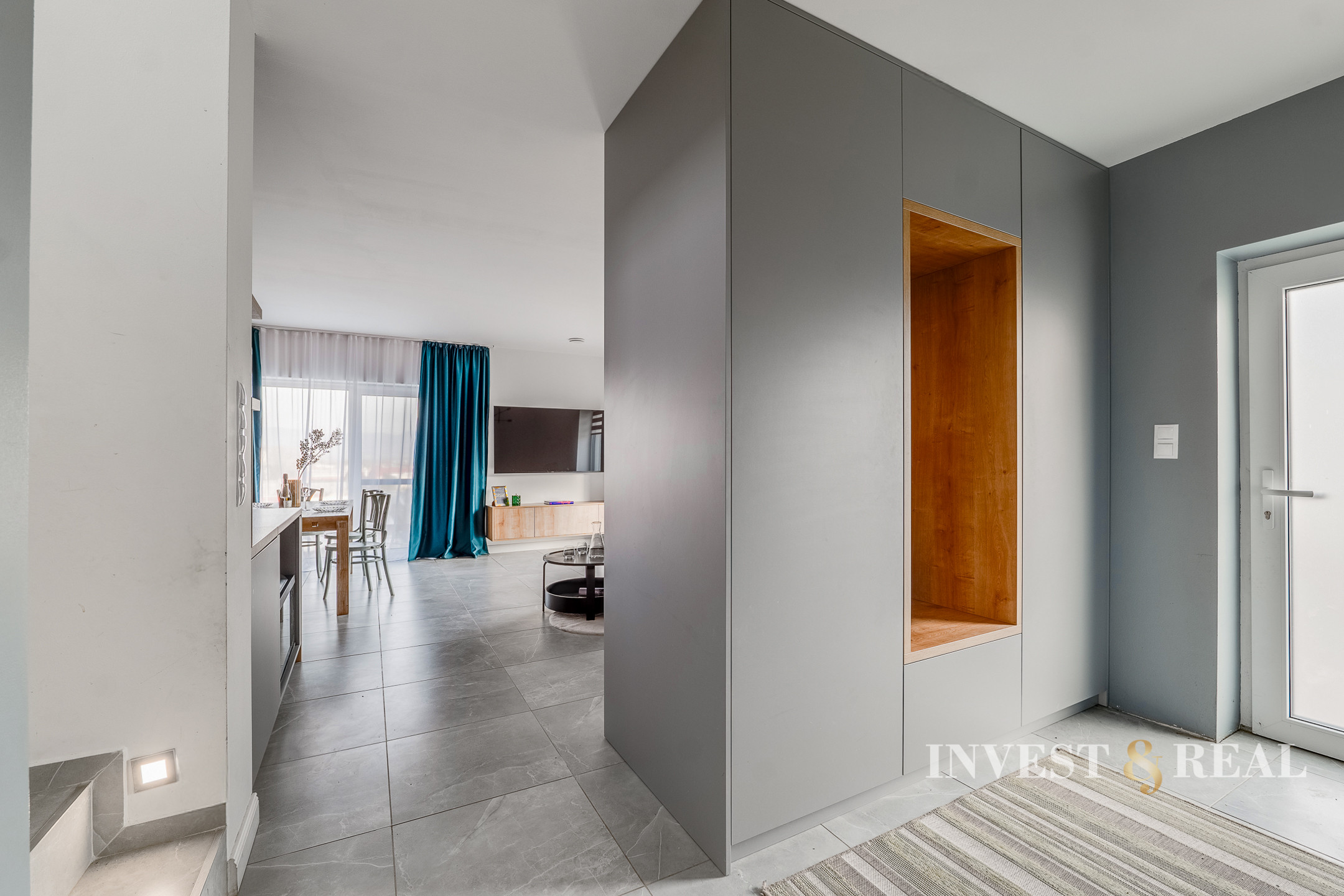 REZERVOVANÉ | Moderný plne zariadený 4 izbový rodinný dom v Seni