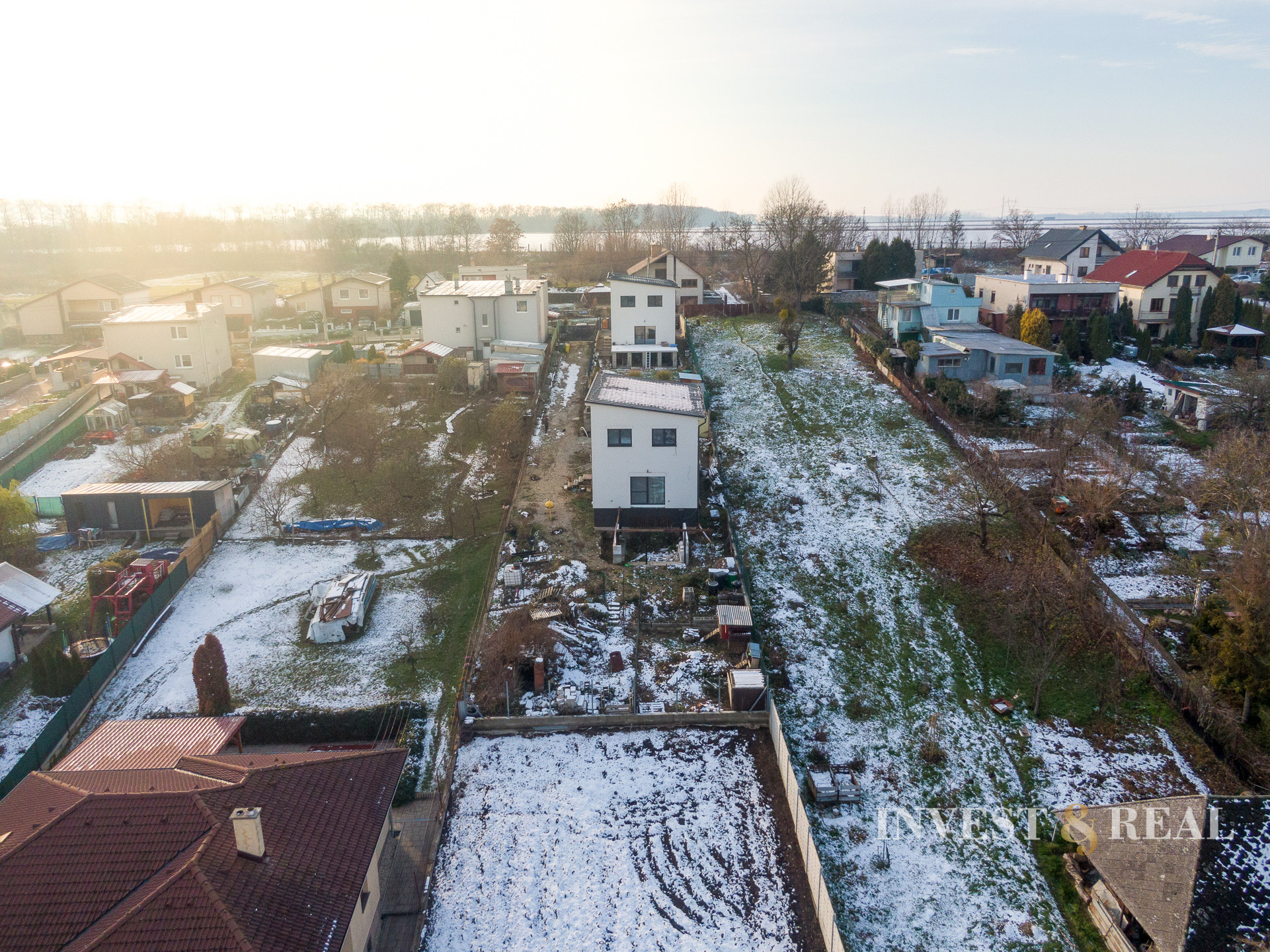 REZERVOVANÉ | Moderný plne zariadený 4 izbový rodinný dom v Seni