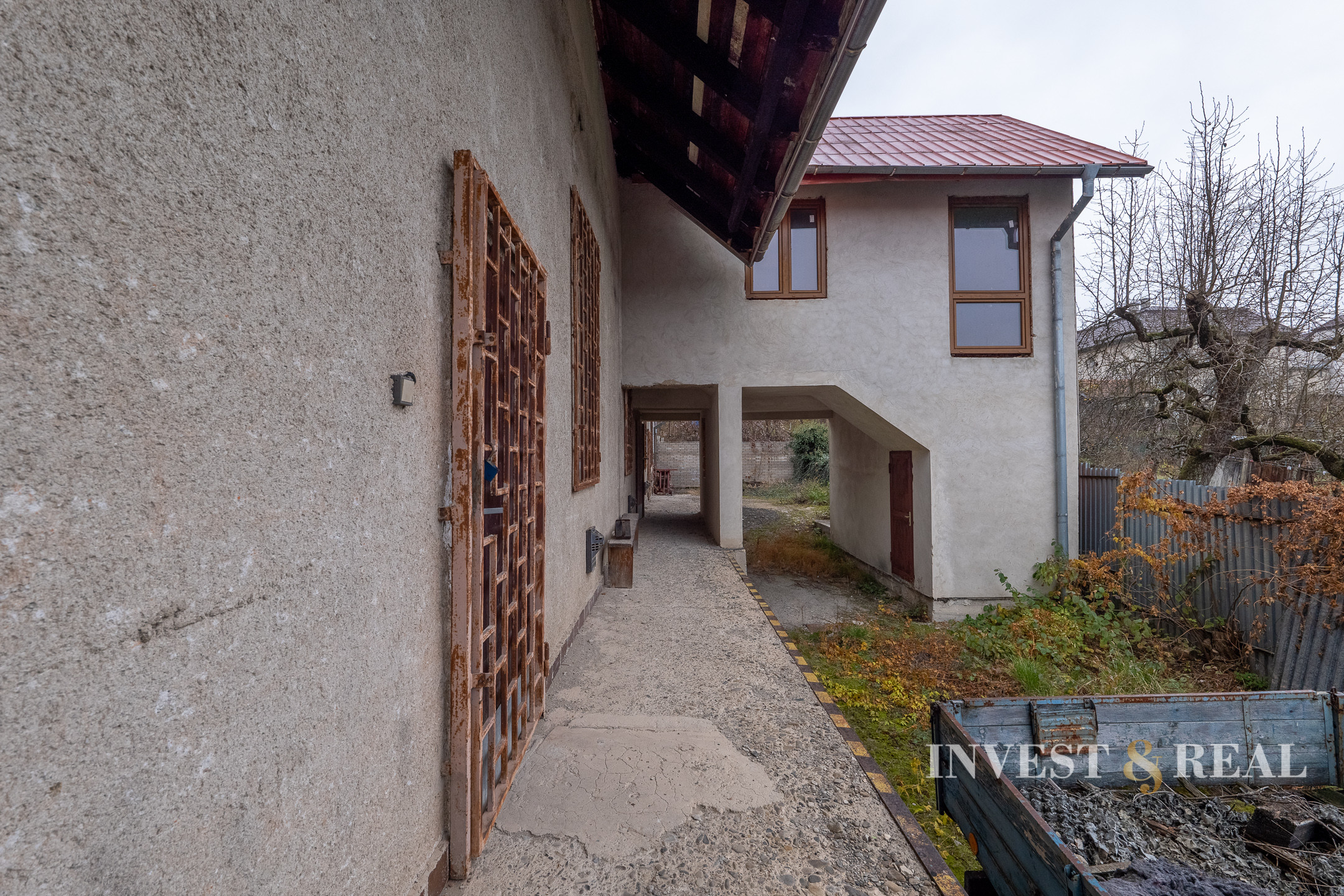 Starší dom s dvoma novými bytmi a povalou | Humenné