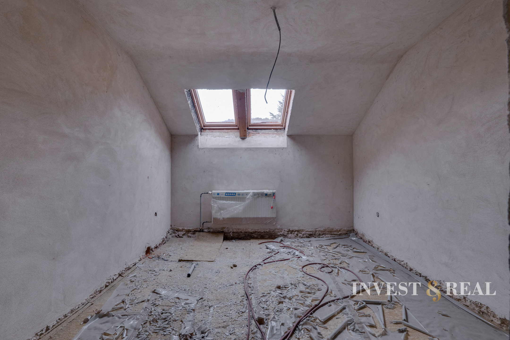 Starší dom s dvoma novými bytmi a povalou | Humenné