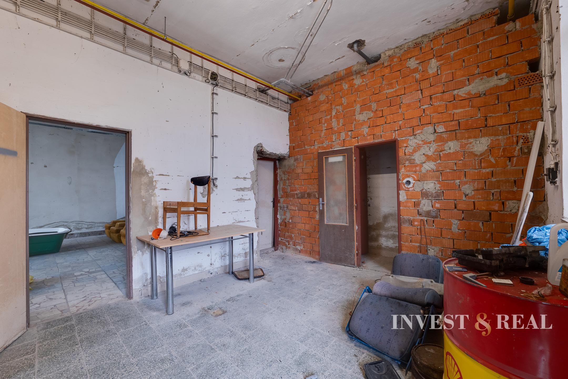 Starší dom s dvoma novými bytmi a povalou | Humenné