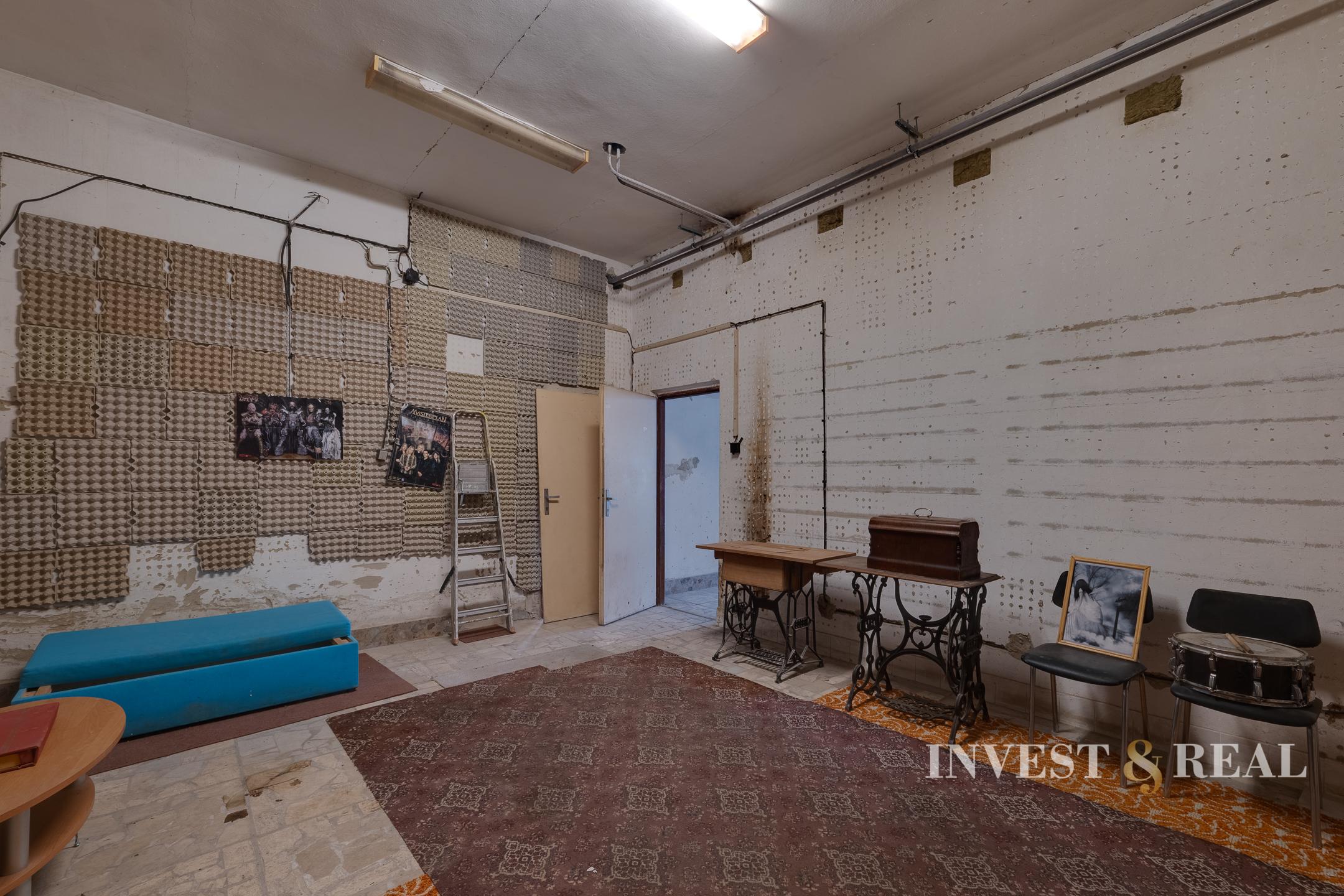 Starší dom s dvoma novými bytmi a povalou | Humenné