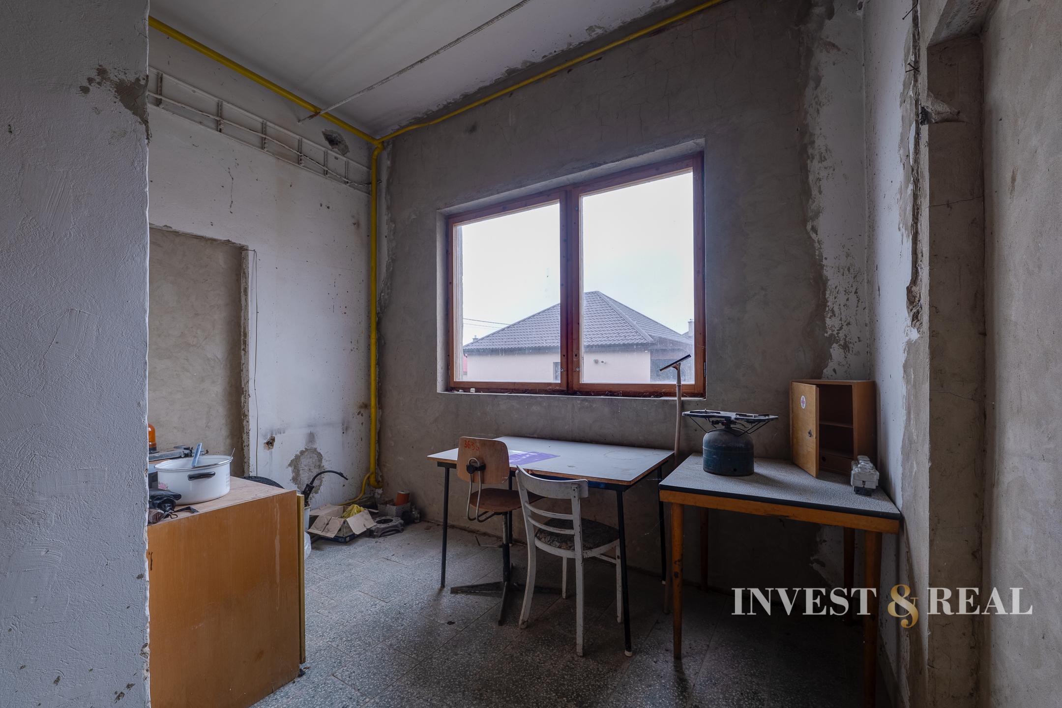 Starší dom s dvoma novými bytmi a povalou | Humenné