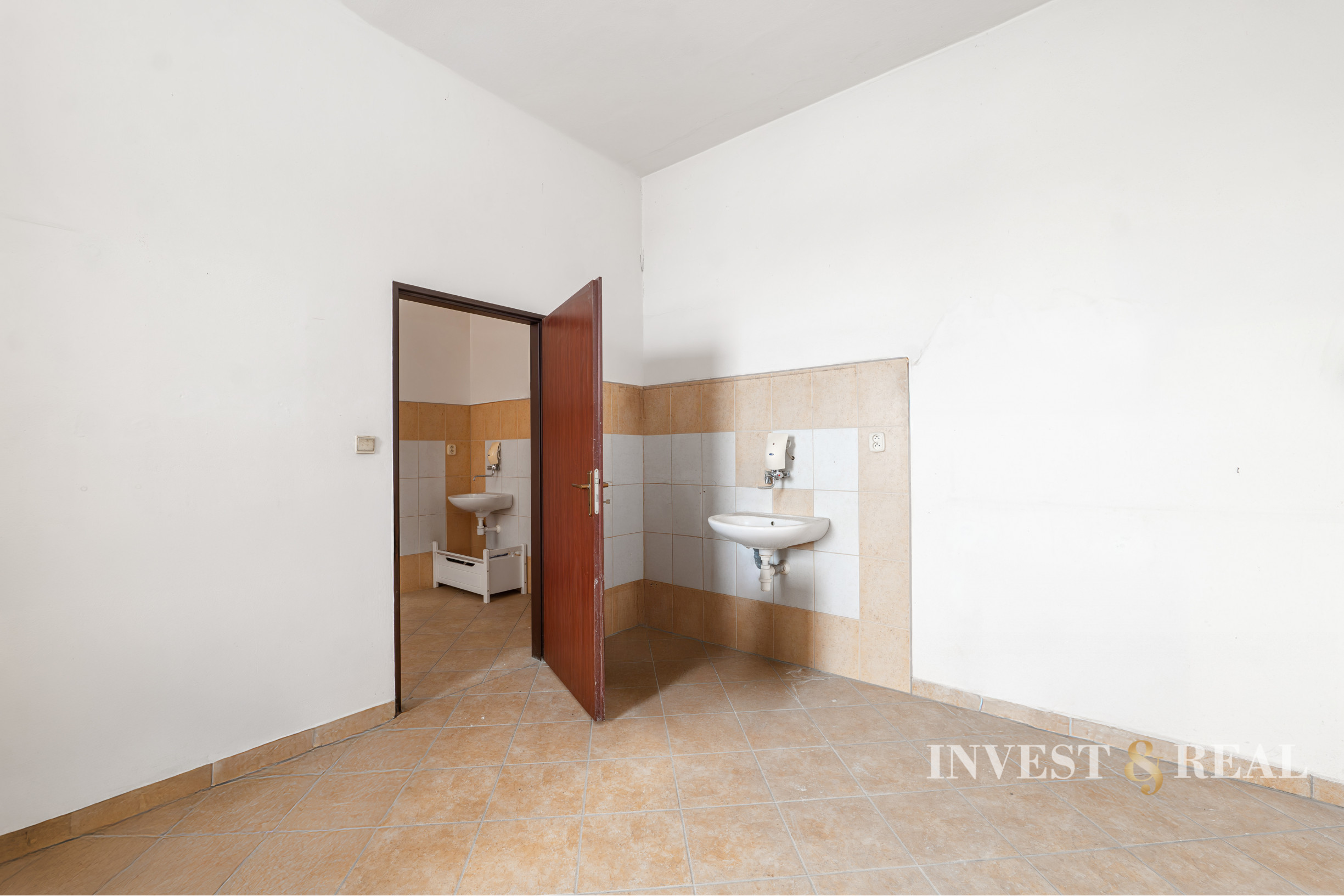 KANCELÁRSKE PRIESTORY | 165 m² | Humenné - Mierová - Allianz