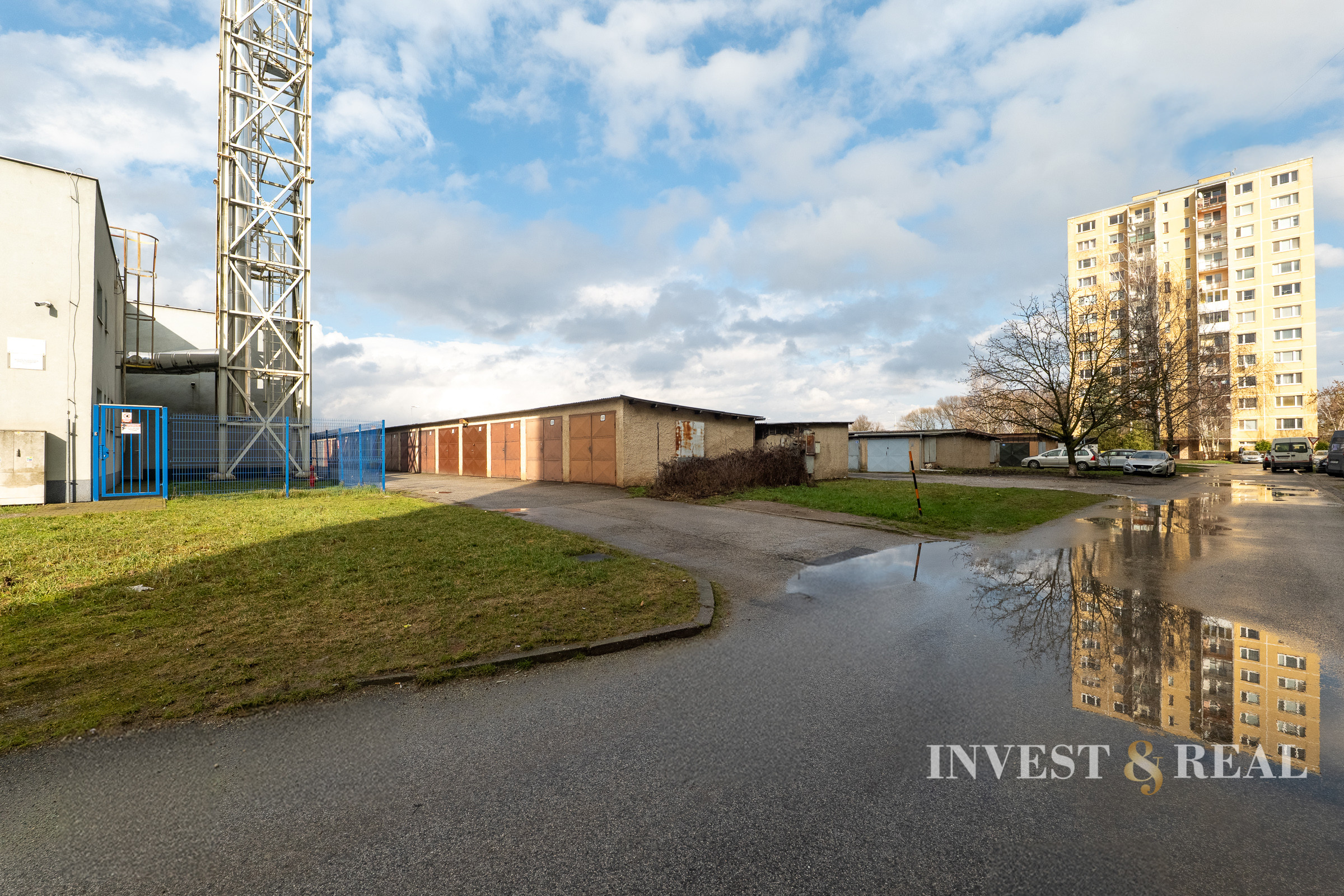 REZERVOVANÉ | GARÁŽ s montážnou jamou a elektrinou | Severná