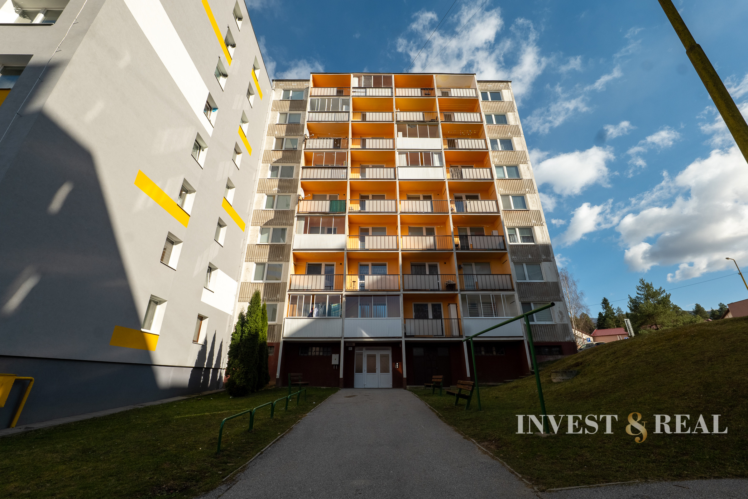 1-izbový byt s dvoma balkónmi | Prakovce - pri Gelnici