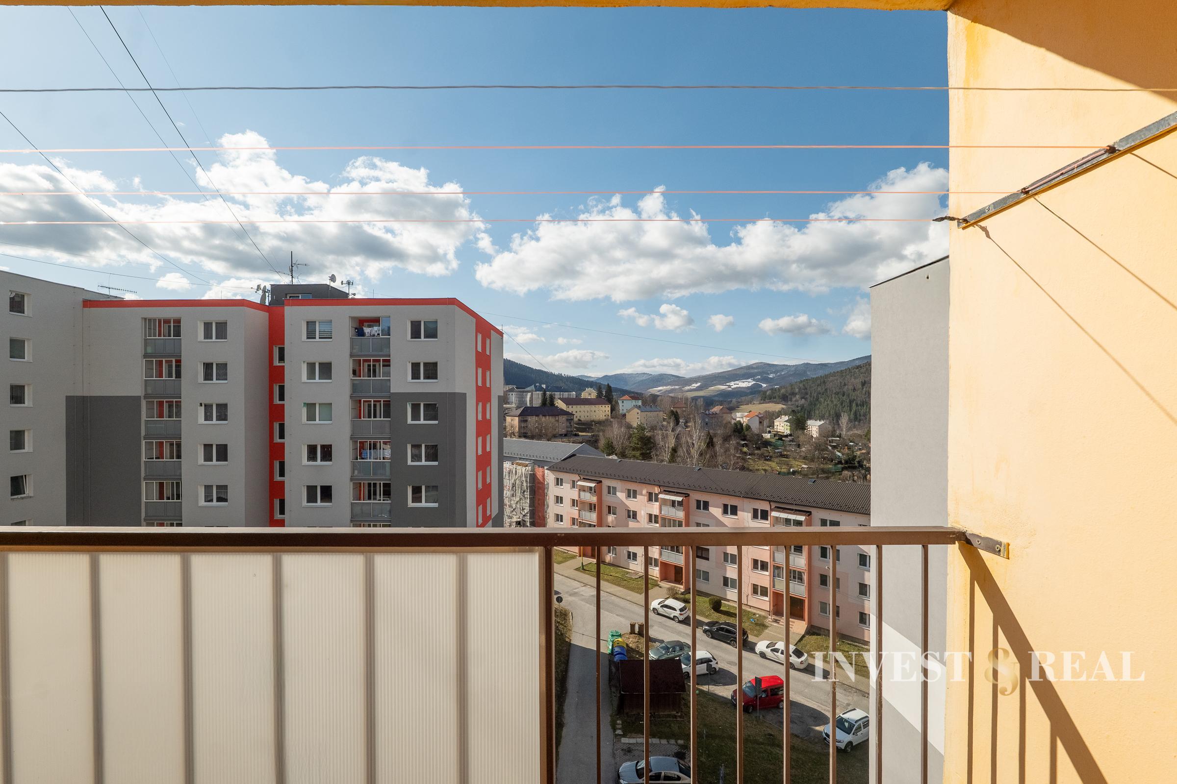 1-izbový byt s dvoma balkónmi | Prakovce - pri Gelnici