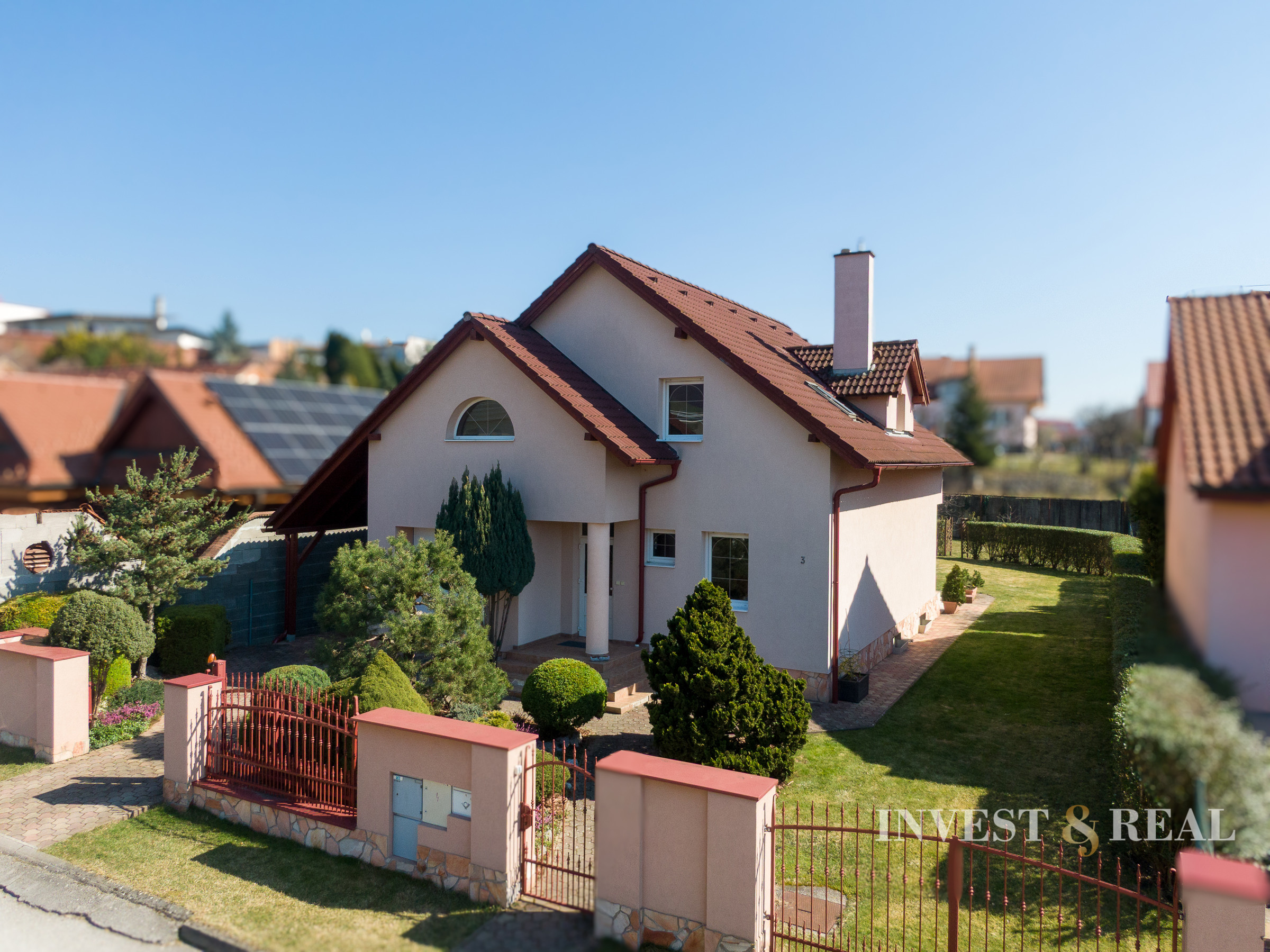 Rodinný dom v srdci Rožňavy s veľkorysým priestorom a dušou