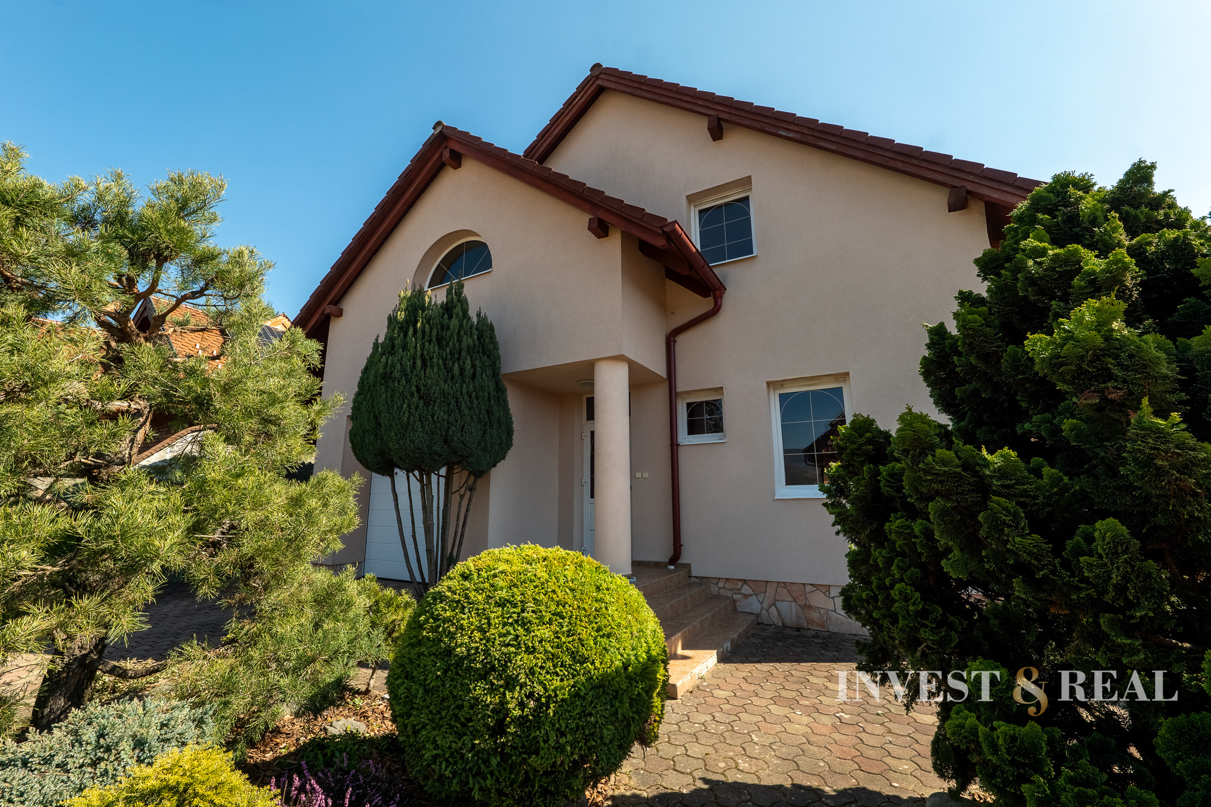 Rodinný dom v srdci Rožňavy s veľkorysým priestorom a dušou