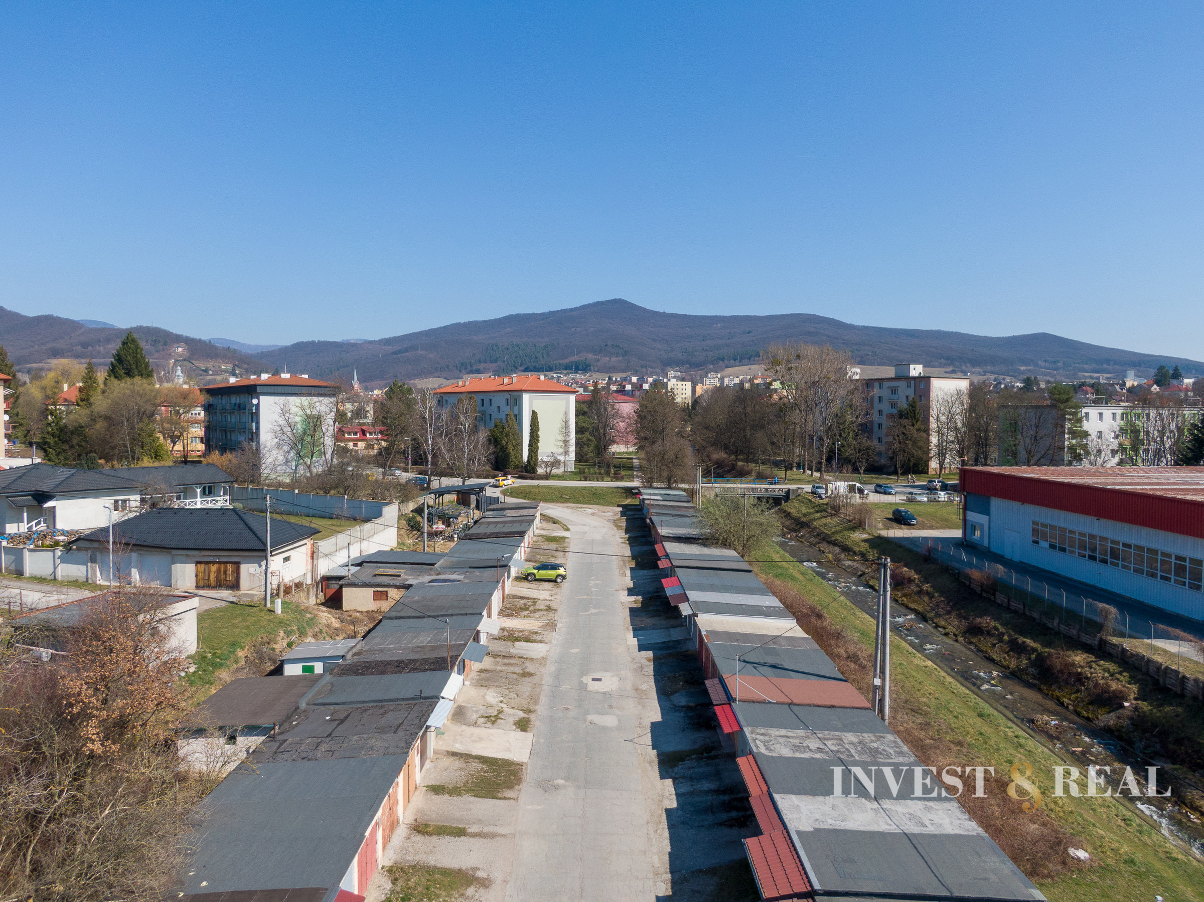 Na predaj murovaná garáž | Rožňava – Letná ulica