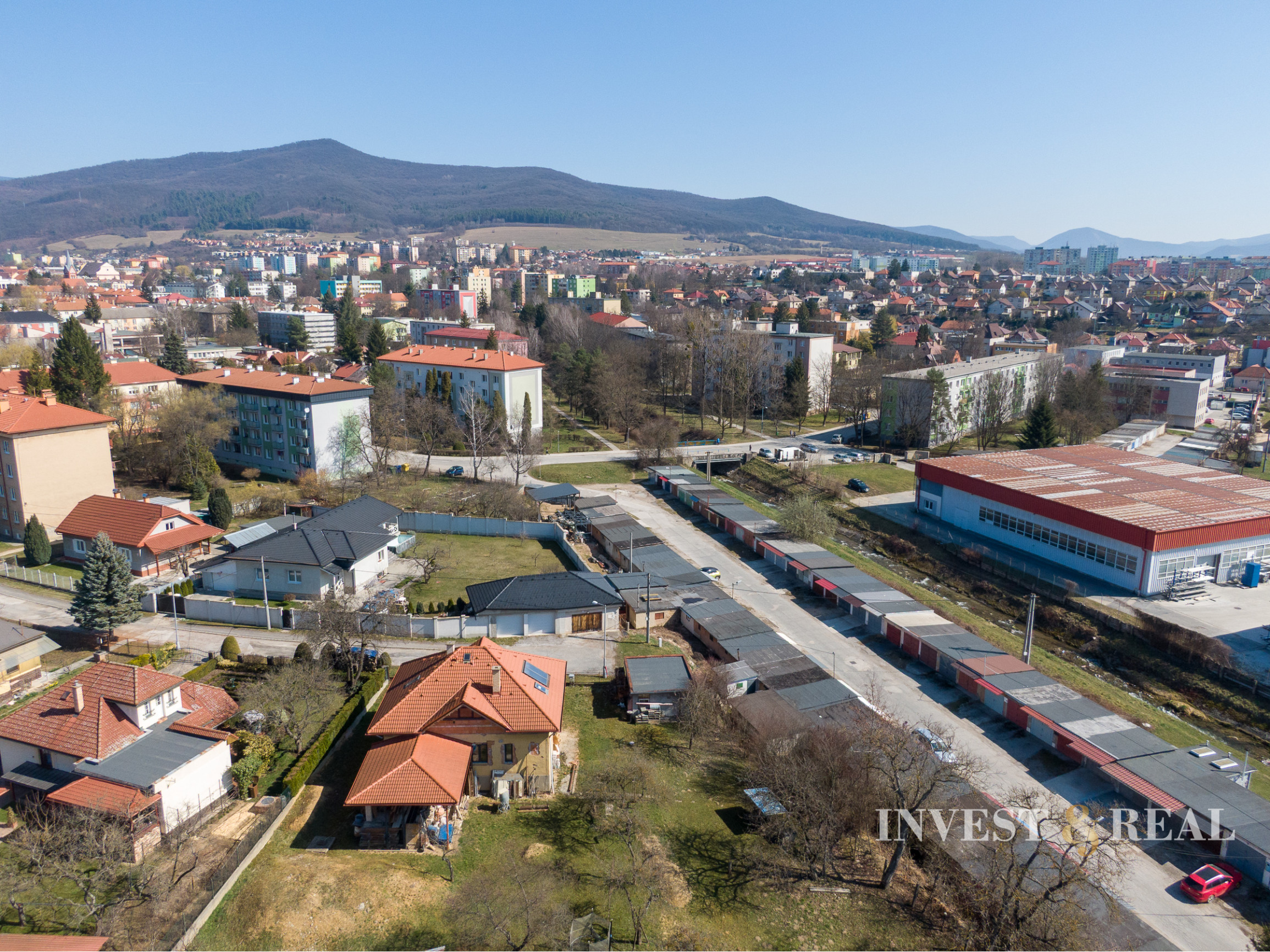 Na predaj murovaná garáž | Rožňava – Letná ulica