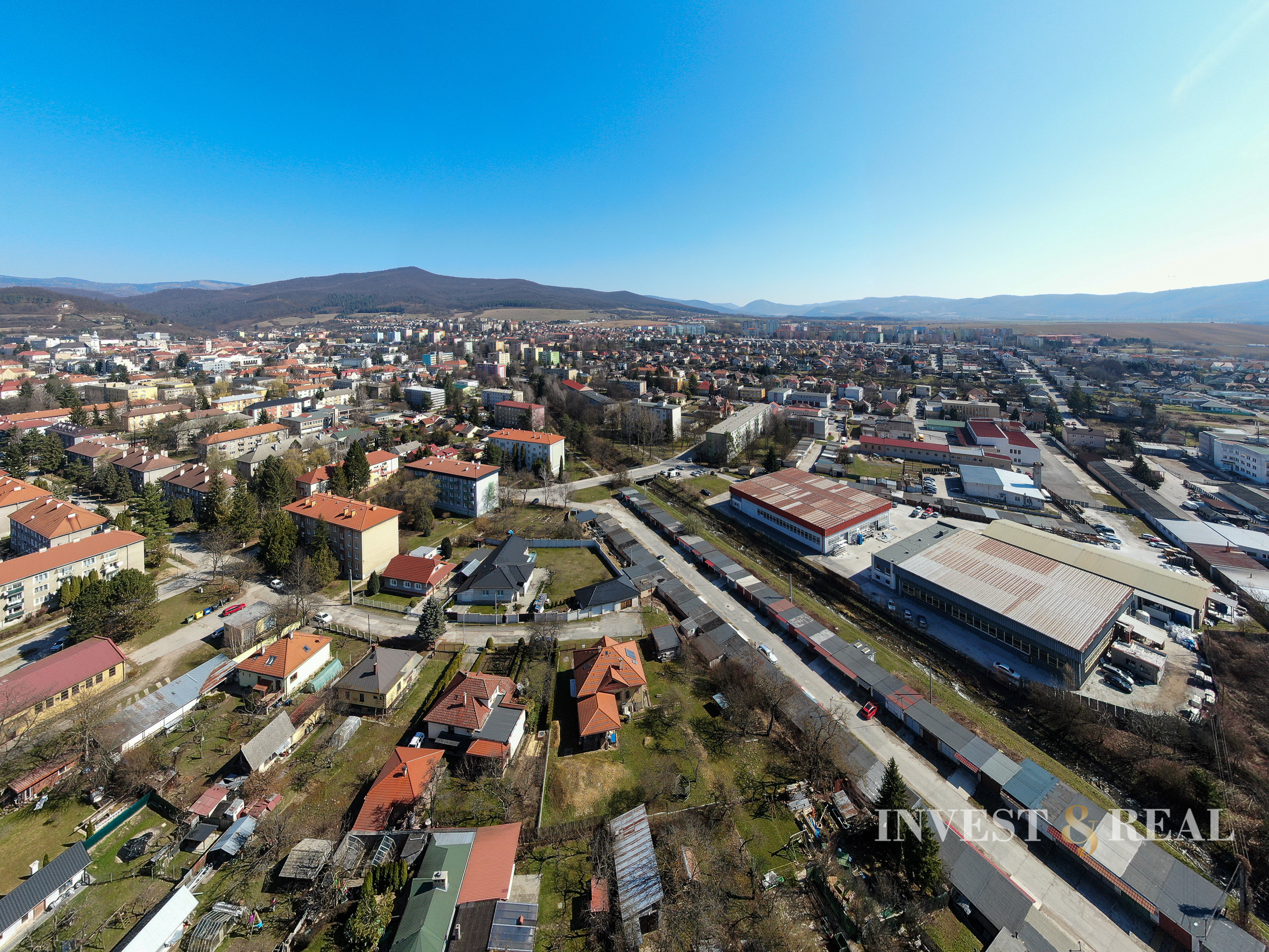 Na predaj murovaná garáž | Rožňava – Letná ulica